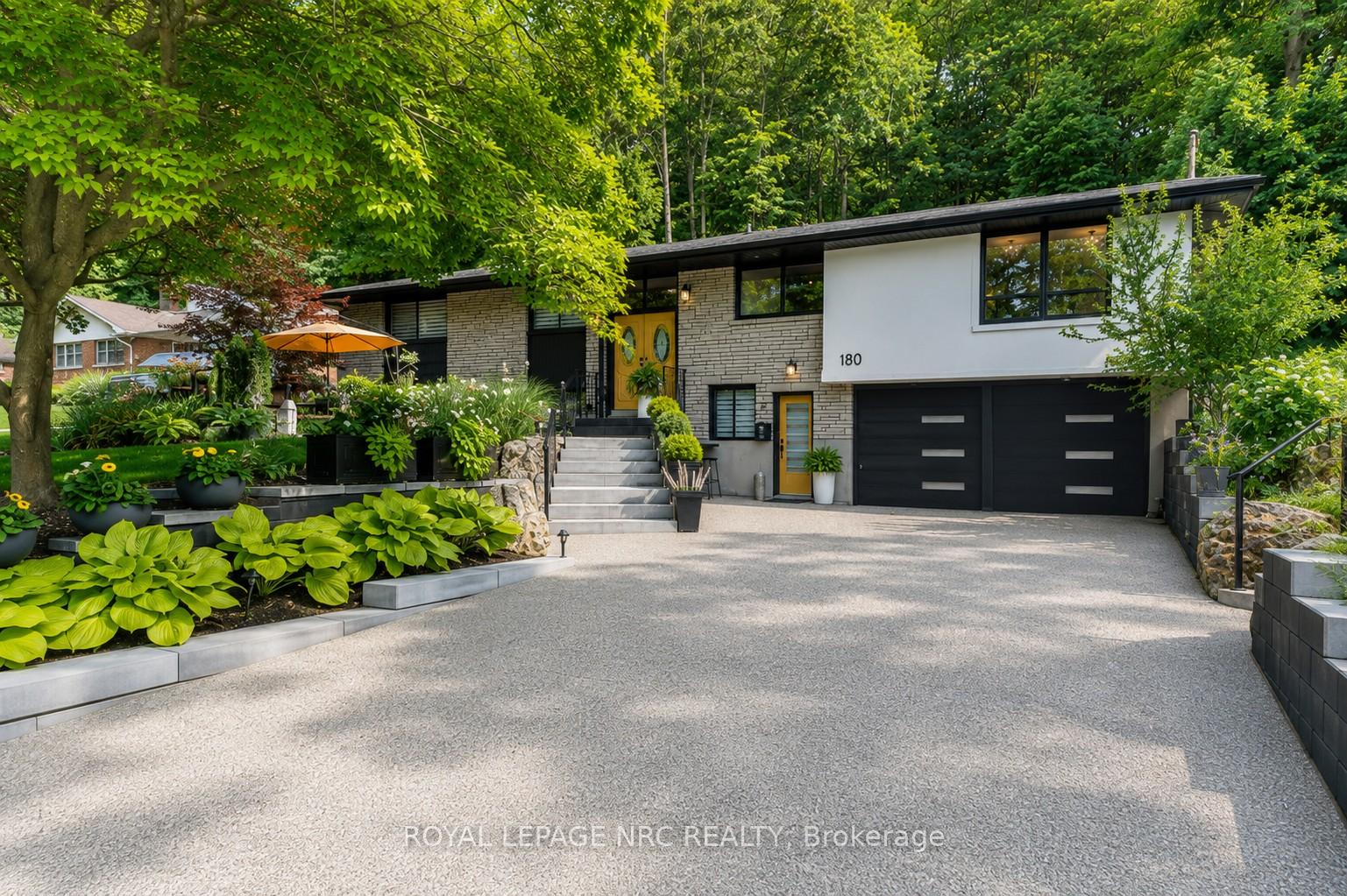 Photo 2 of 180 Woodside Drive, St. Catharines, Glendale/Glenridge — HOMEH