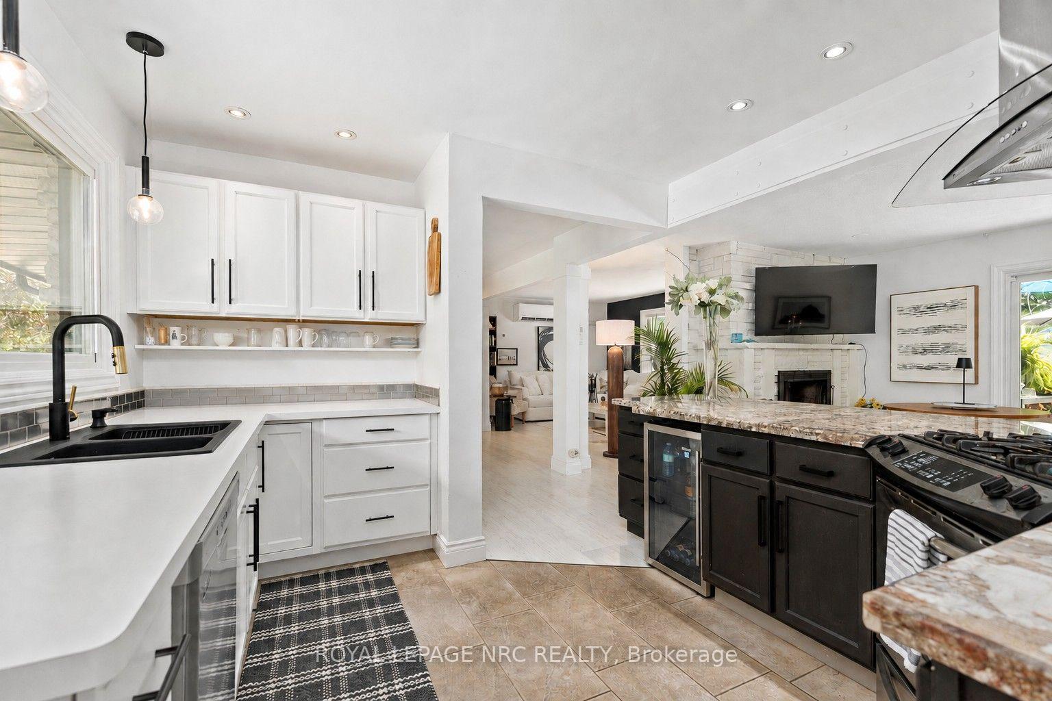 Photo 10 of 180 Woodside Drive, St. Catharines, Glendale/Glenridge — HOMEH