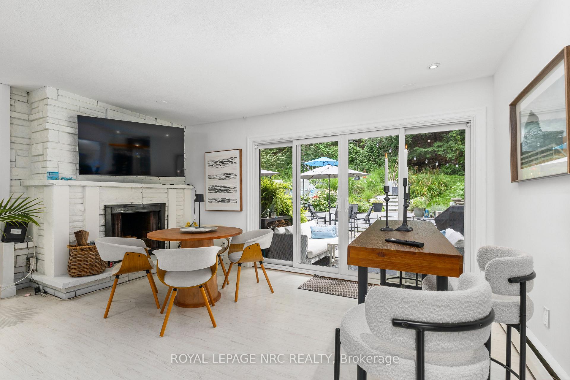 Photo 14 of 180 Woodside Drive, St. Catharines, Glendale/Glenridge — HOMEH