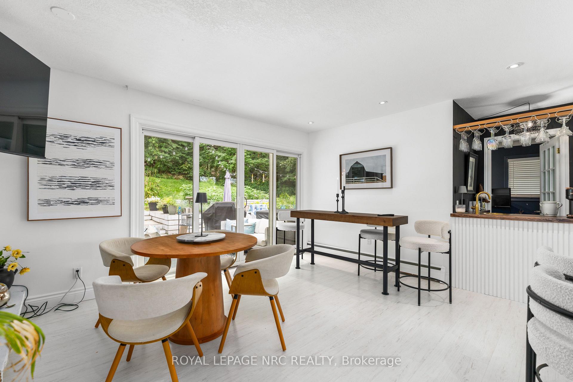Photo 15 of 180 Woodside Drive, St. Catharines, Glendale/Glenridge — HOMEH