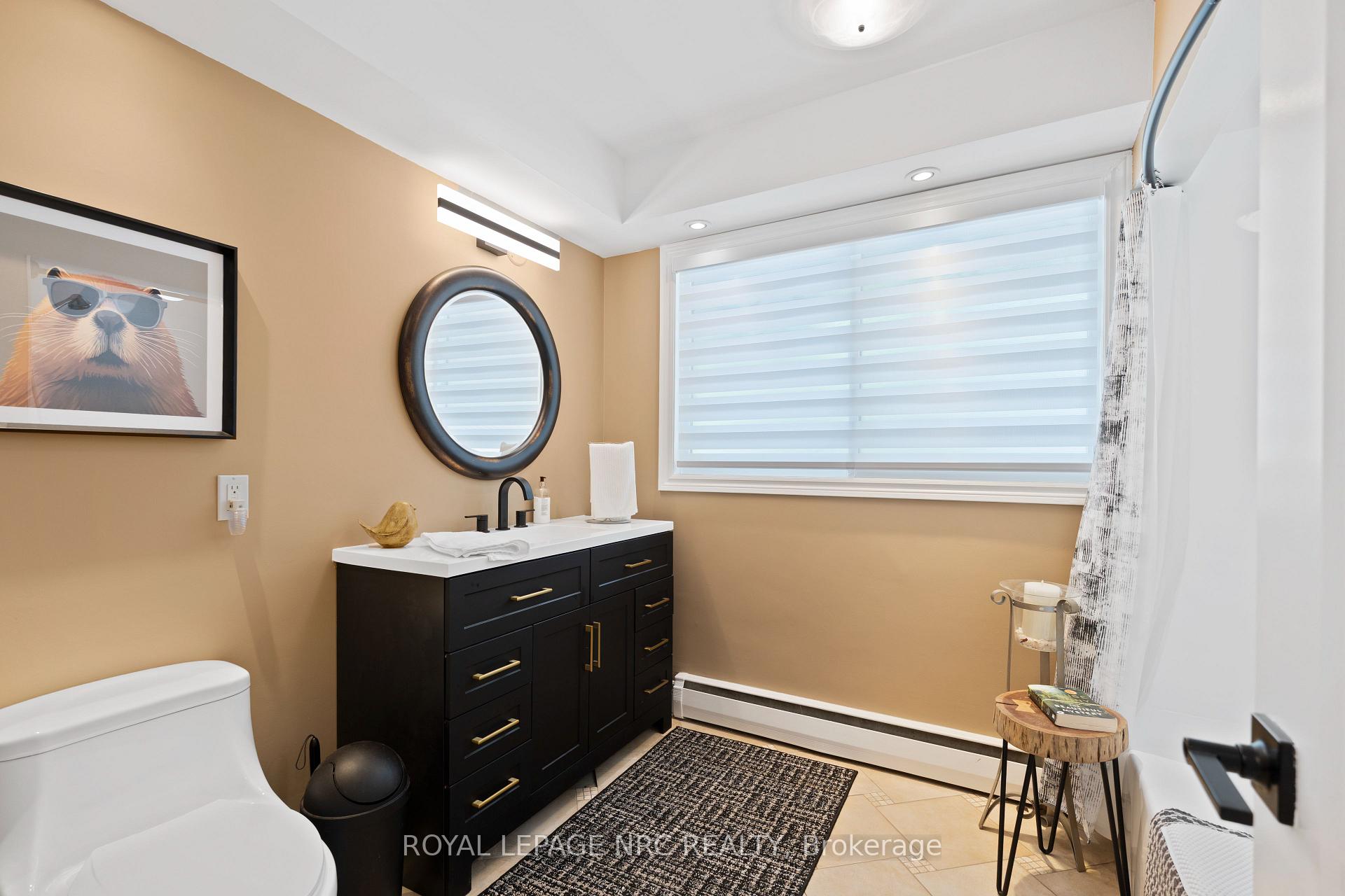 Photo 20 of 180 Woodside Drive, St. Catharines, Glendale/Glenridge — HOMEH
