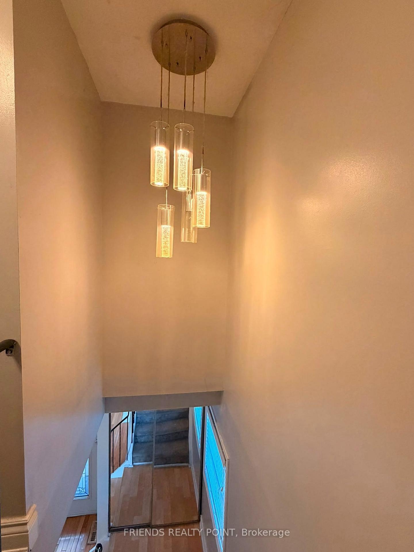 Photo 8 of 242 Browning Trail, Barrie, Letitia Heights — HOMEH