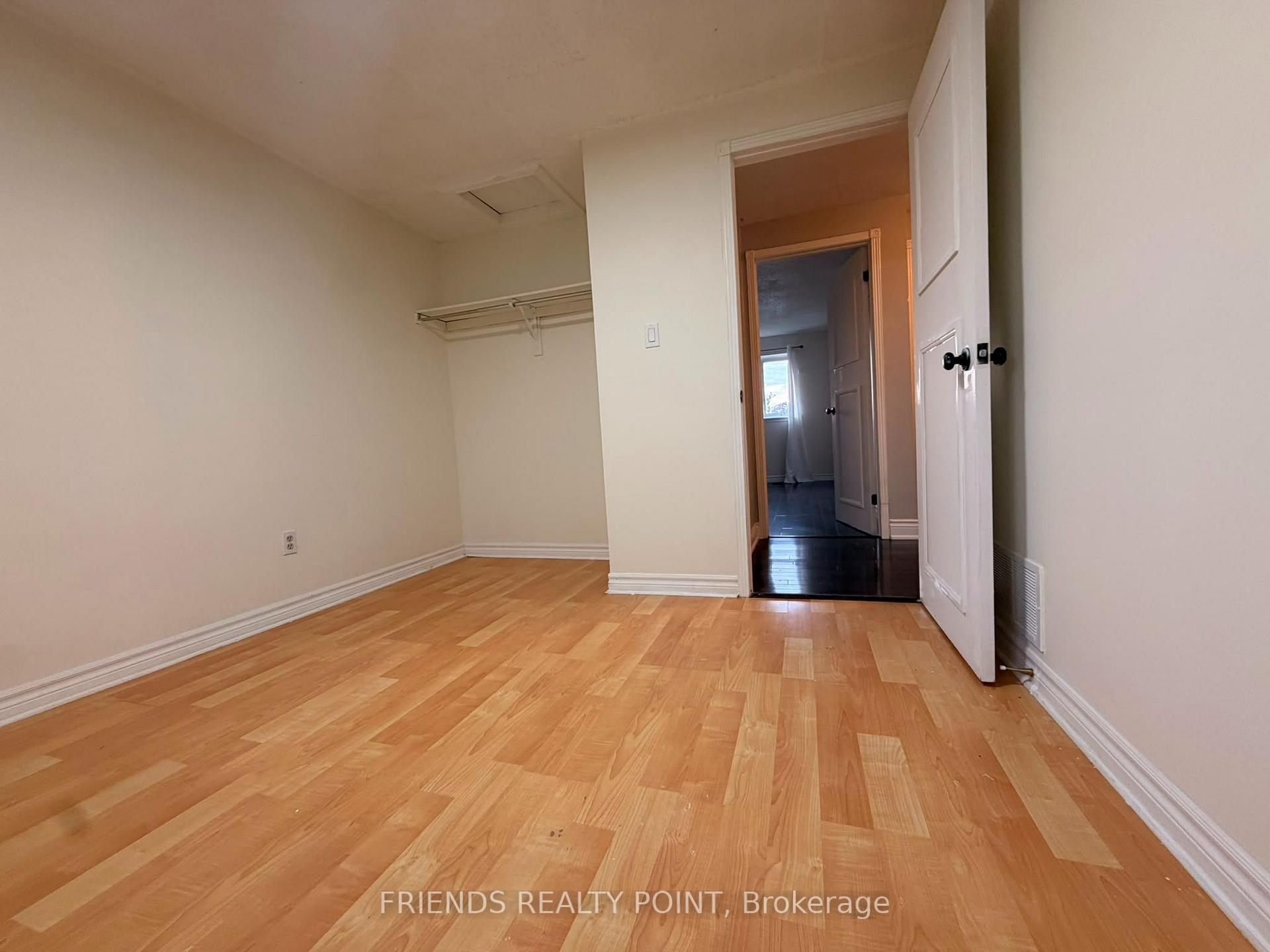 Photo 12 of 242 Browning Trail, Barrie, Letitia Heights — HOMEH
