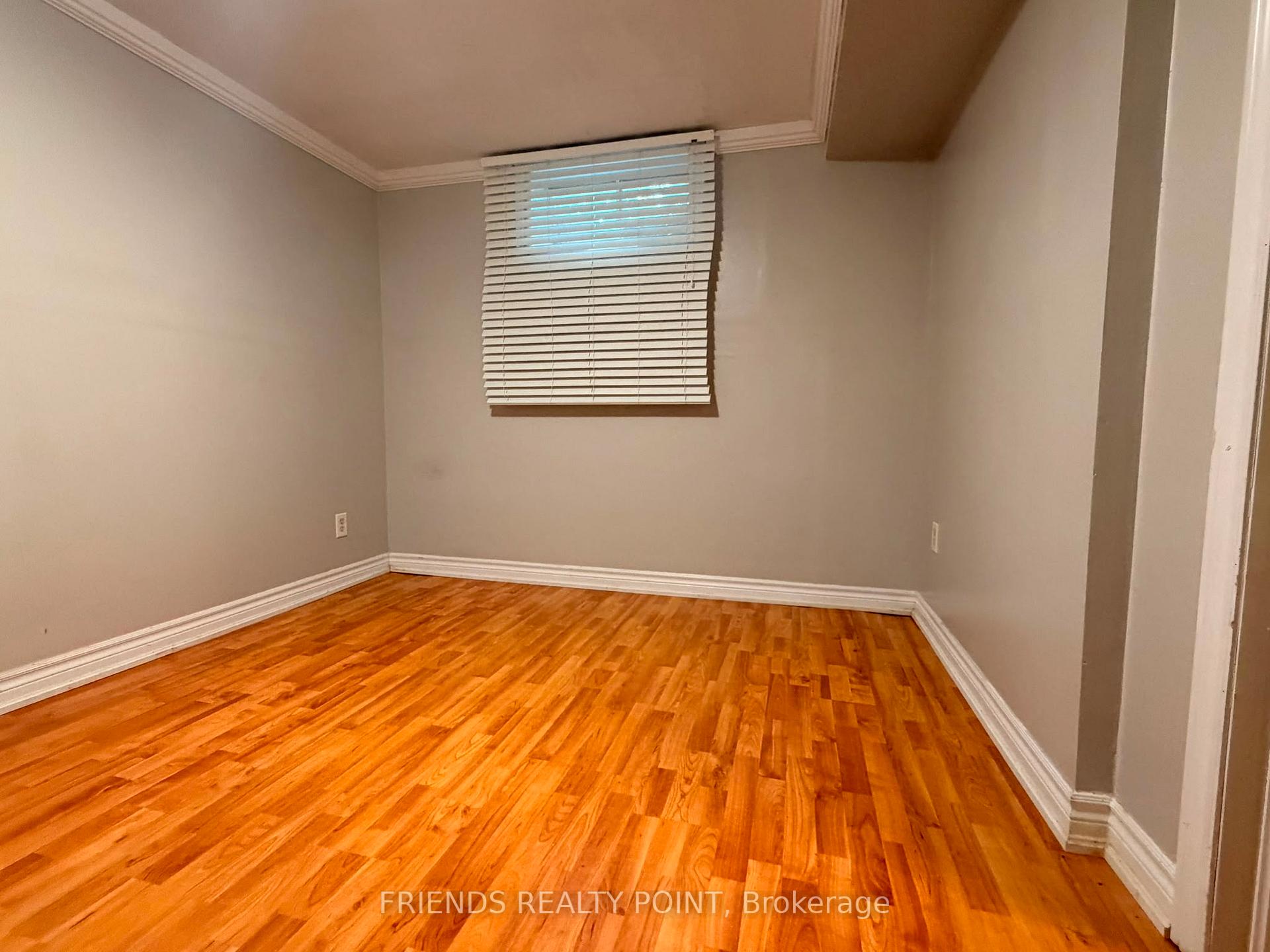 Photo 19 of 242 Browning Trail, Barrie, Letitia Heights — HOMEH