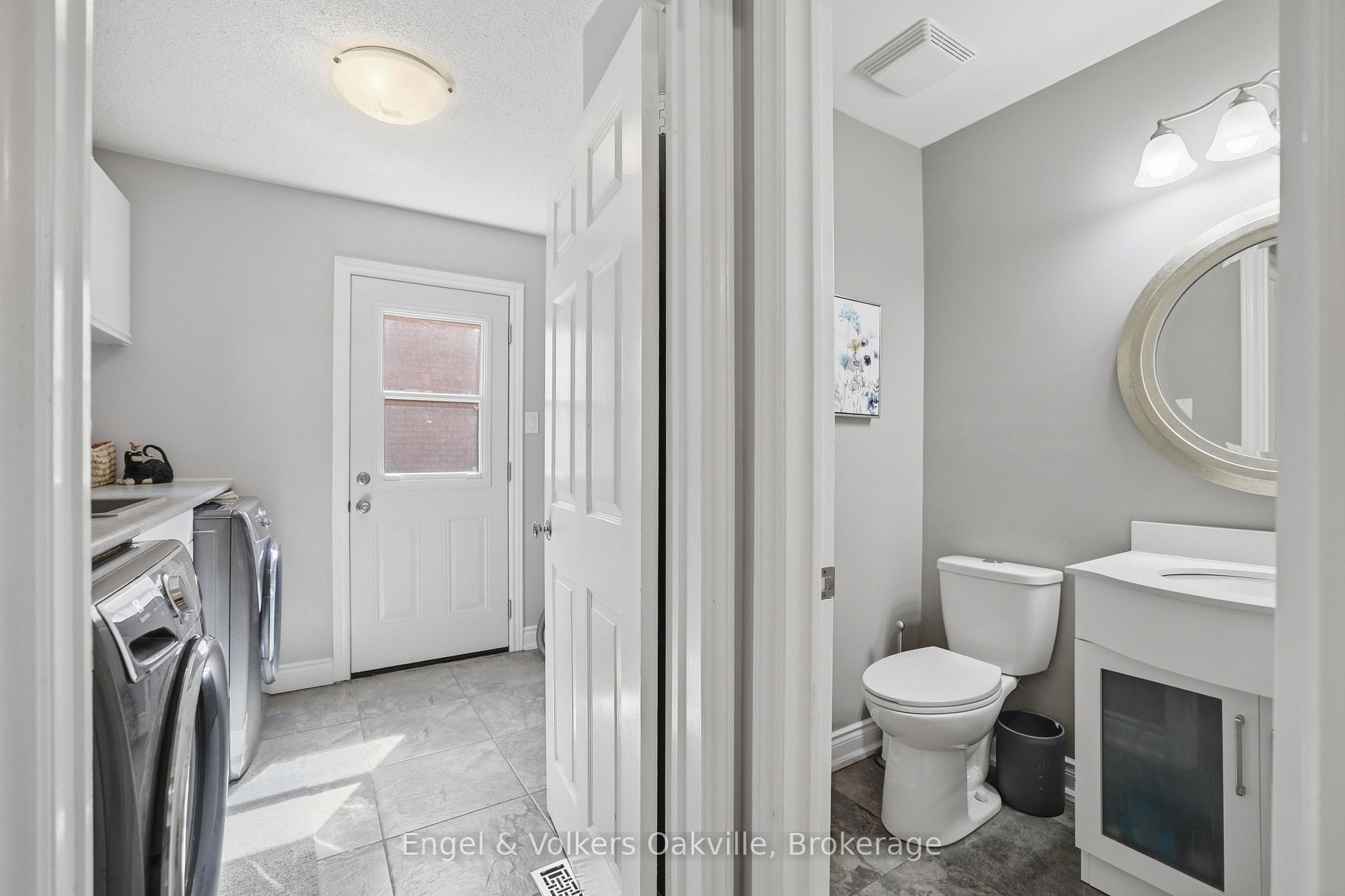 Photo 14 of 1245 Creekside Drive, Oakville, Wedgewood Creek — HOMEH