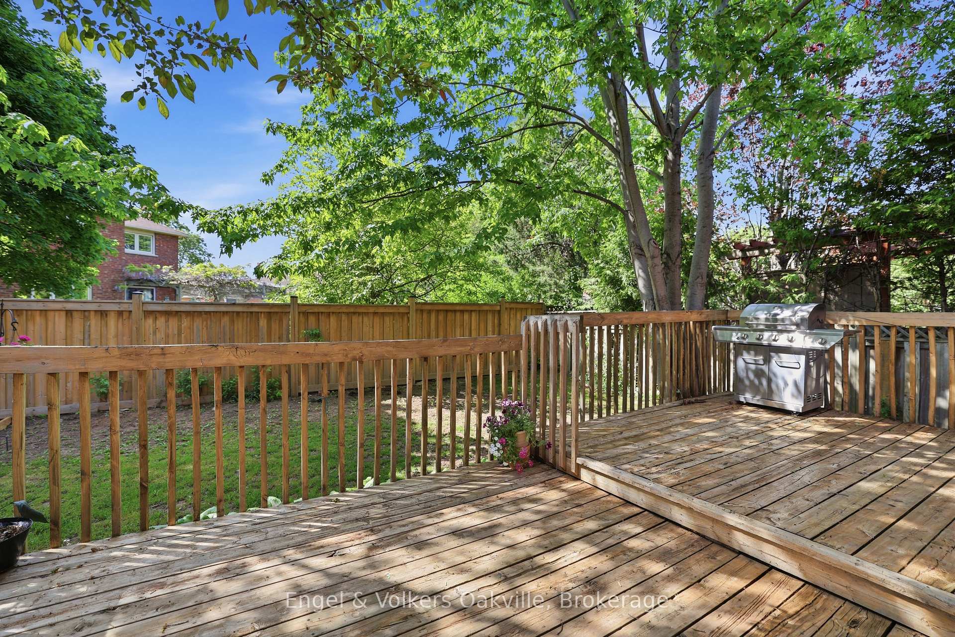 Photo 15 of 1245 Creekside Drive, Oakville, Wedgewood Creek — HOMEH