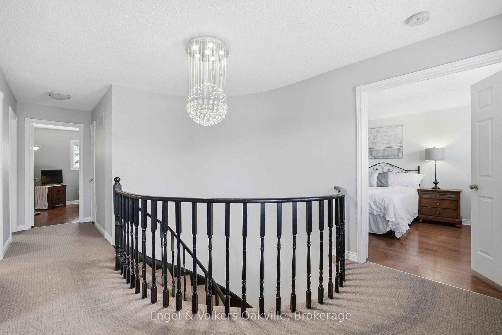 Photo 18 of 1245 Creekside Drive, Oakville, Wedgewood Creek — HOMEH
