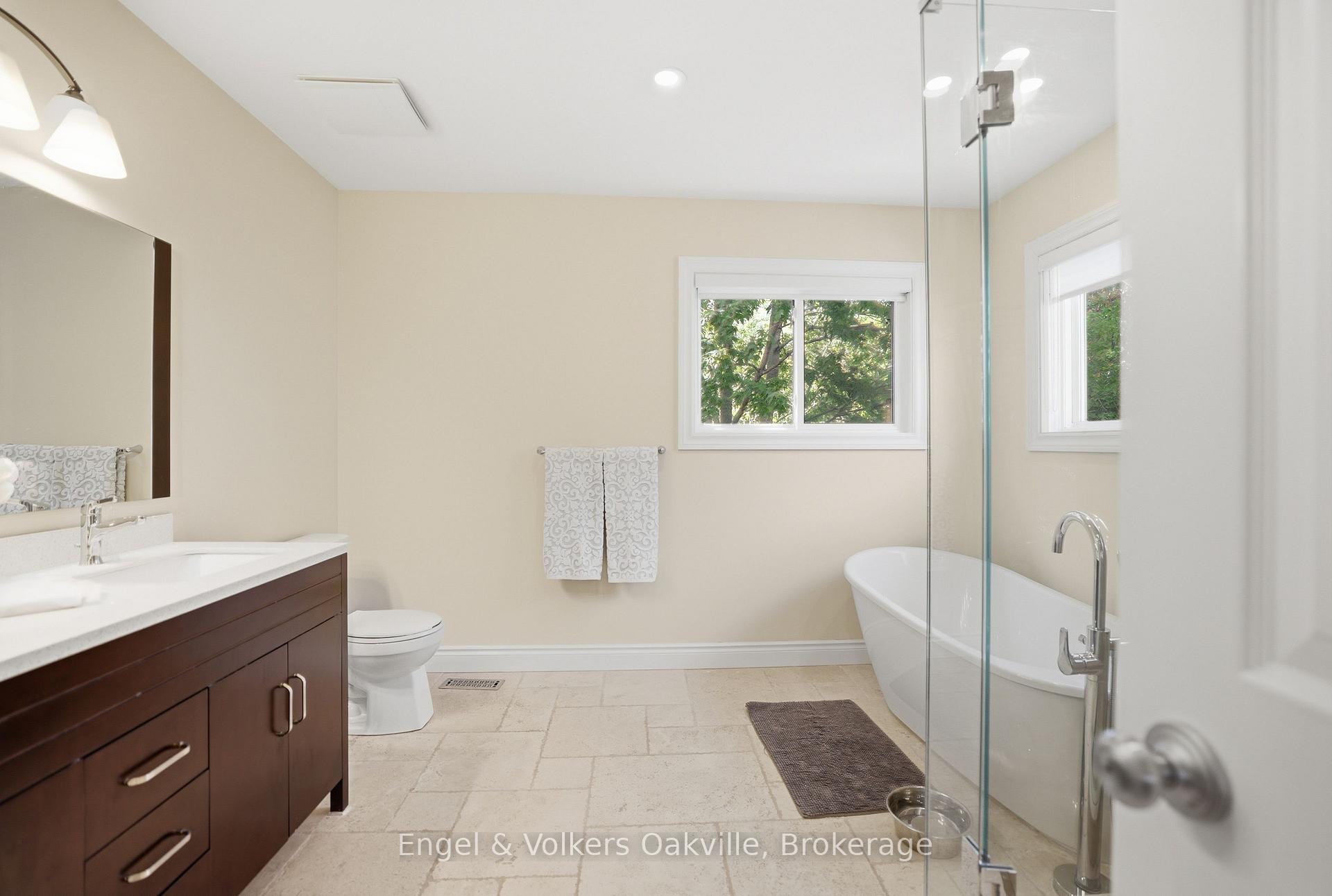 Photo 21 of 1245 Creekside Drive, Oakville, Wedgewood Creek — HOMEH