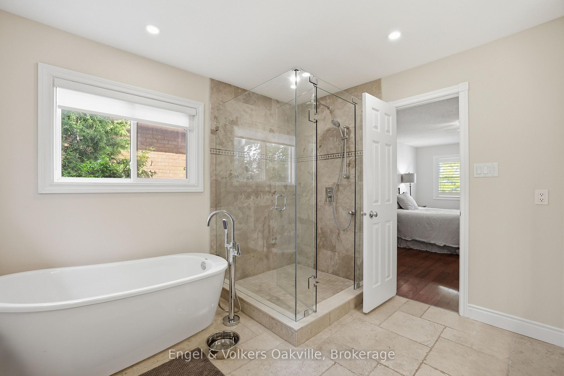 Photo 22 of 1245 Creekside Drive, Oakville, Wedgewood Creek — HOMEH