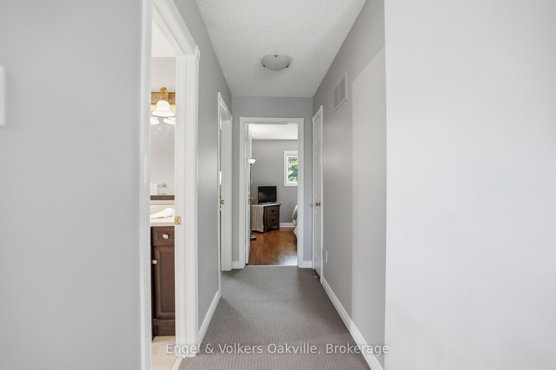 Photo 24 of 1245 Creekside Drive, Oakville, Wedgewood Creek — HOMEH