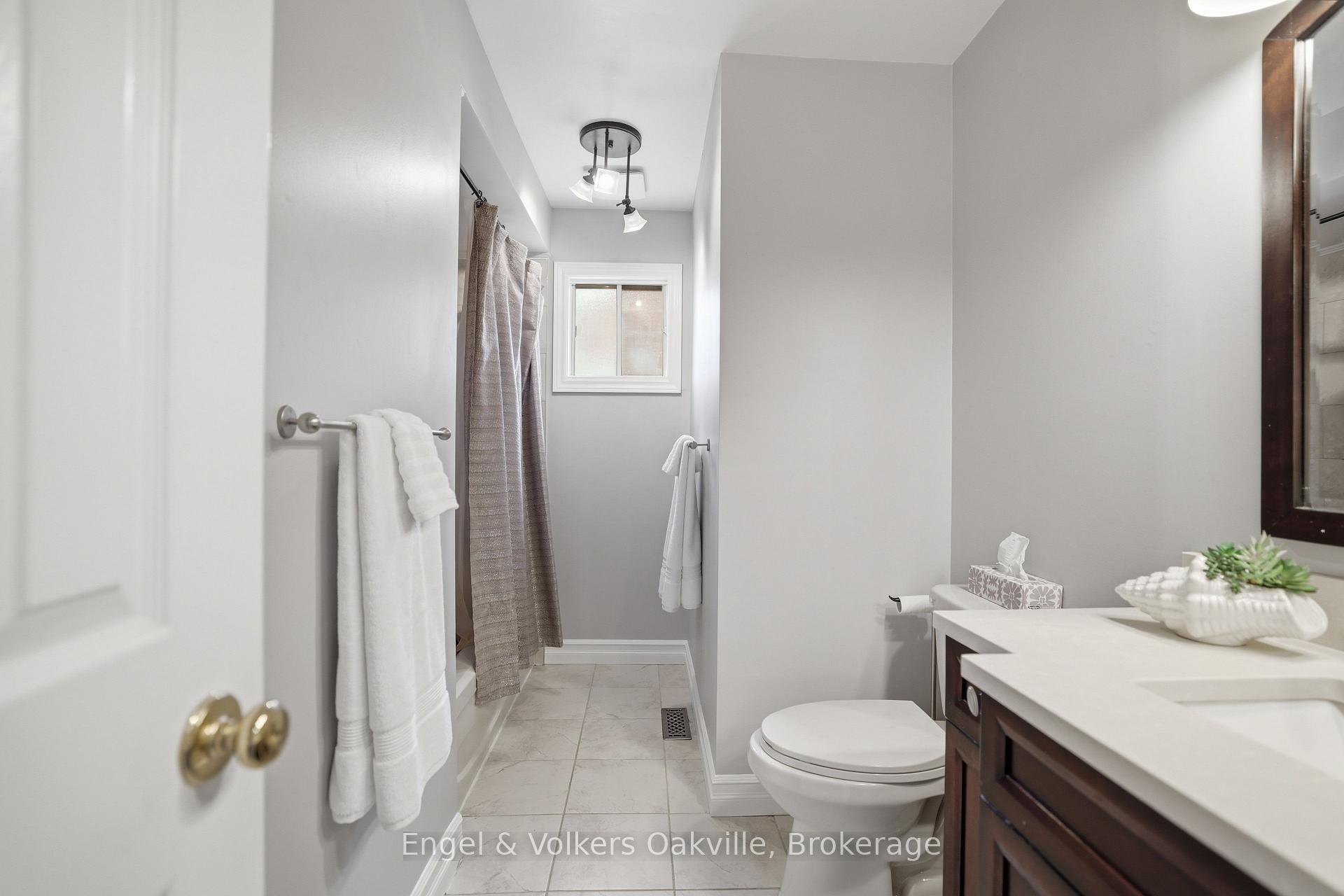 Photo 25 of 1245 Creekside Drive, Oakville, Wedgewood Creek — HOMEH