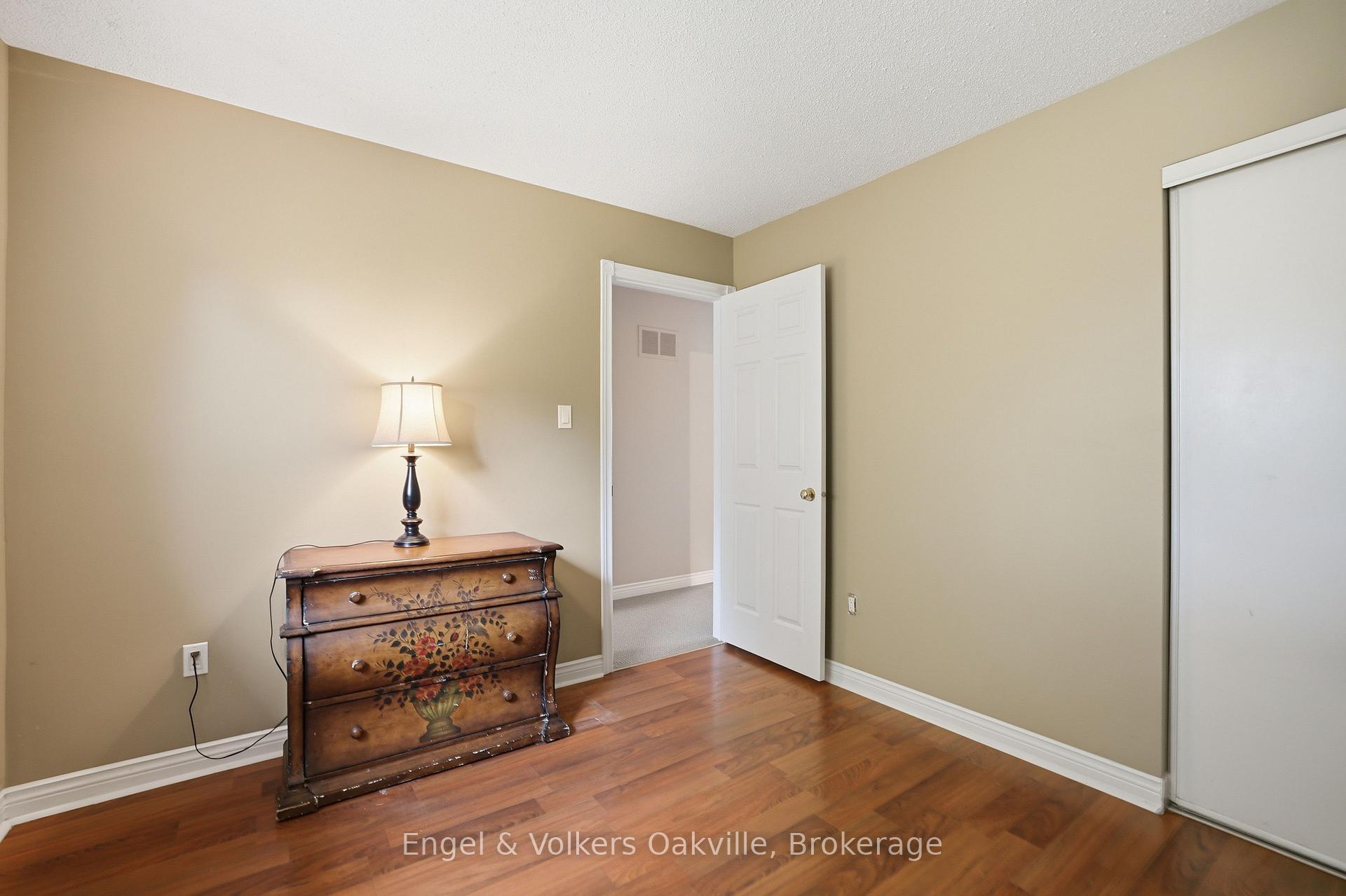 Photo 27 of 1245 Creekside Drive, Oakville, Wedgewood Creek — HOMEH