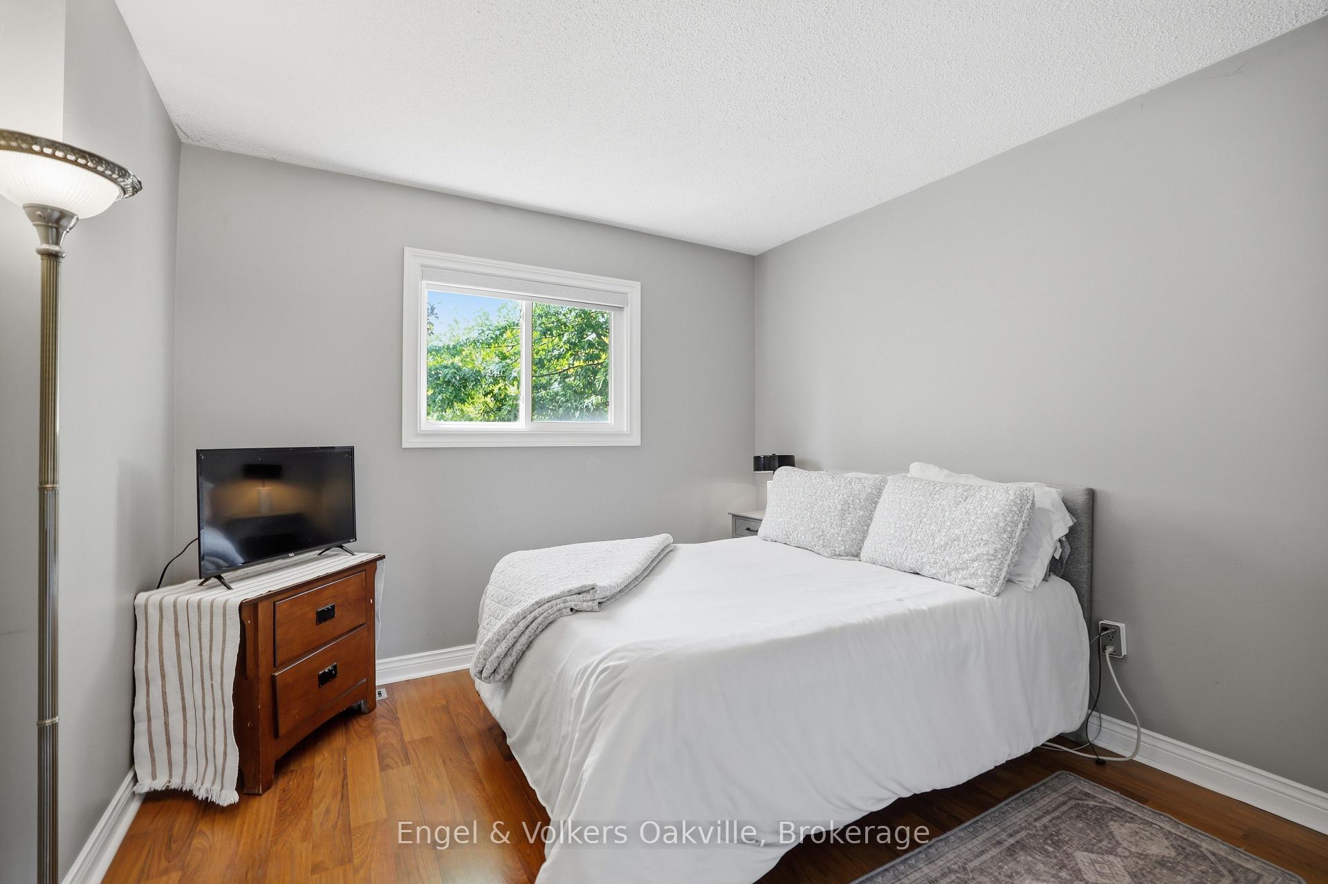 Photo 29 of 1245 Creekside Drive, Oakville, Wedgewood Creek — HOMEH