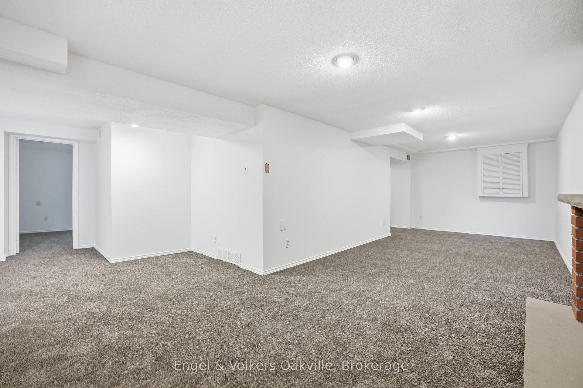 Photo 33 of 1245 Creekside Drive, Oakville, Wedgewood Creek — HOMEH
