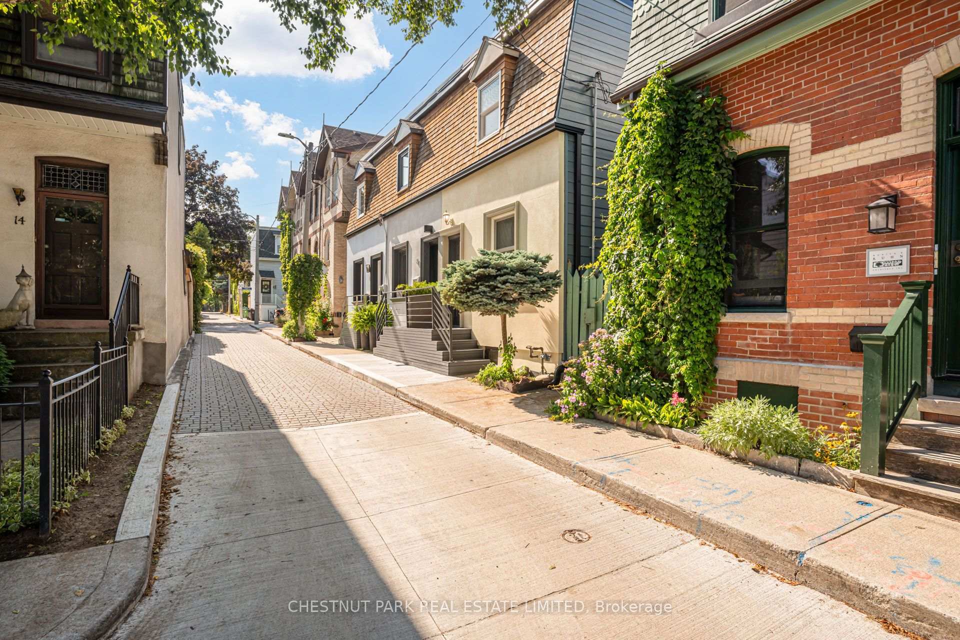 Photo 4 of 10 Sackville Place, Toronto, Cabbagetown-South St. James Town — HOMEH