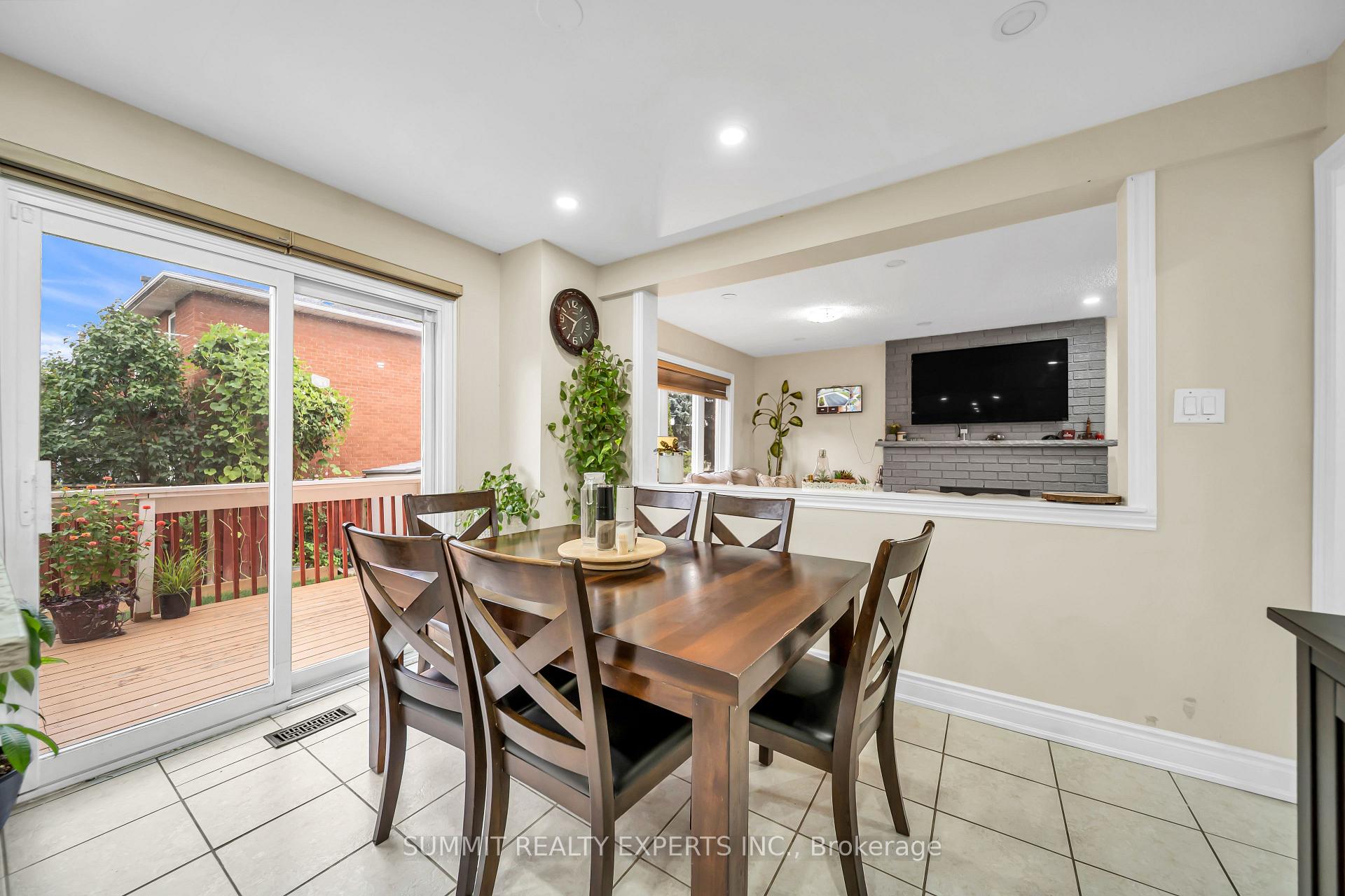 Photo 13 of 29 Coronation Circle, Brampton, Heart Lake West — HOMEH