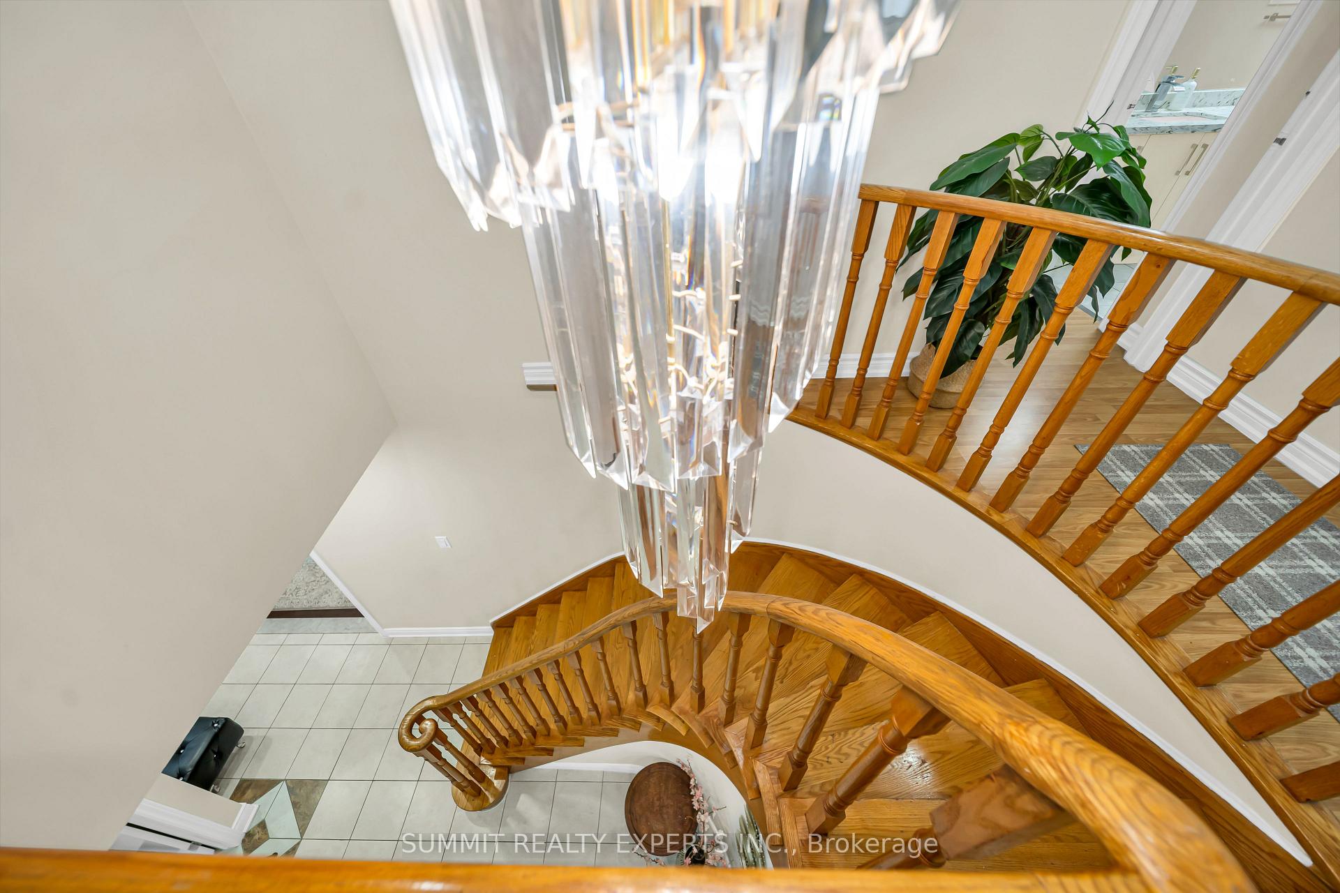 Photo 26 of 29 Coronation Circle, Brampton, Heart Lake West — HOMEH
