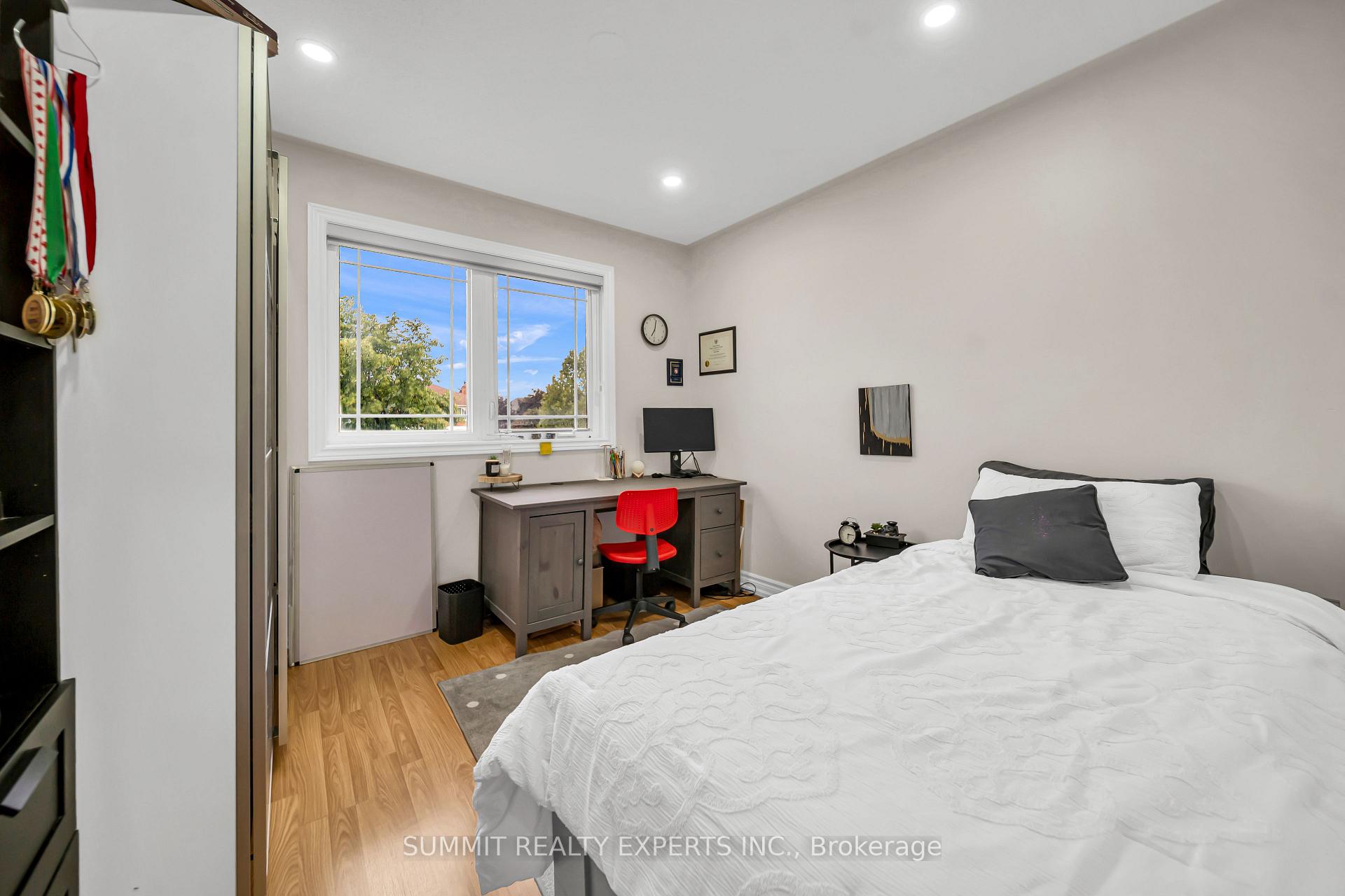 Photo 27 of 29 Coronation Circle, Brampton, Heart Lake West — HOMEH