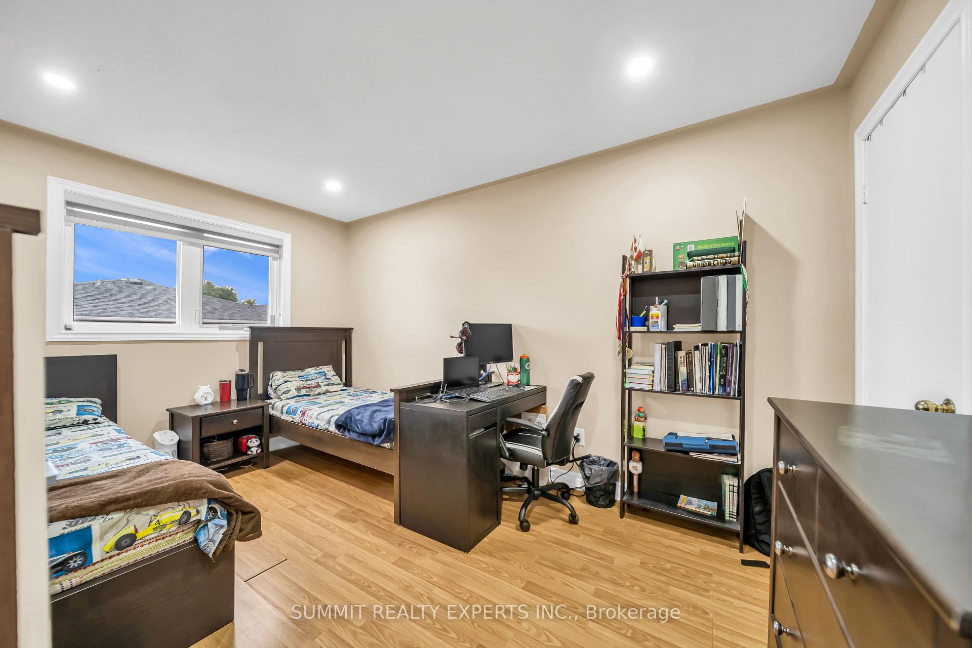 Photo 32 of 29 Coronation Circle, Brampton, Heart Lake West — HOMEH