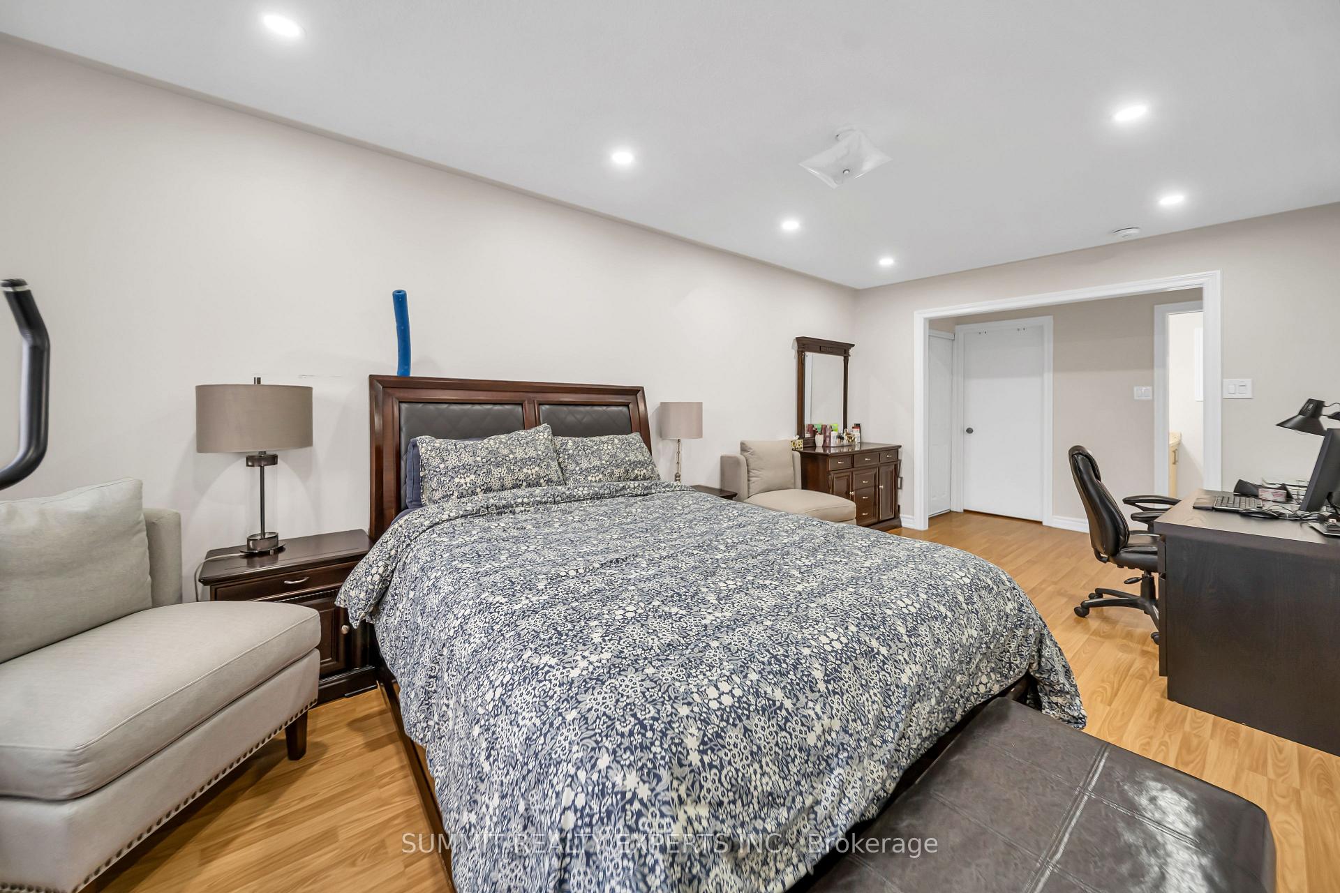 Photo 38 of 29 Coronation Circle, Brampton, Heart Lake West — HOMEH