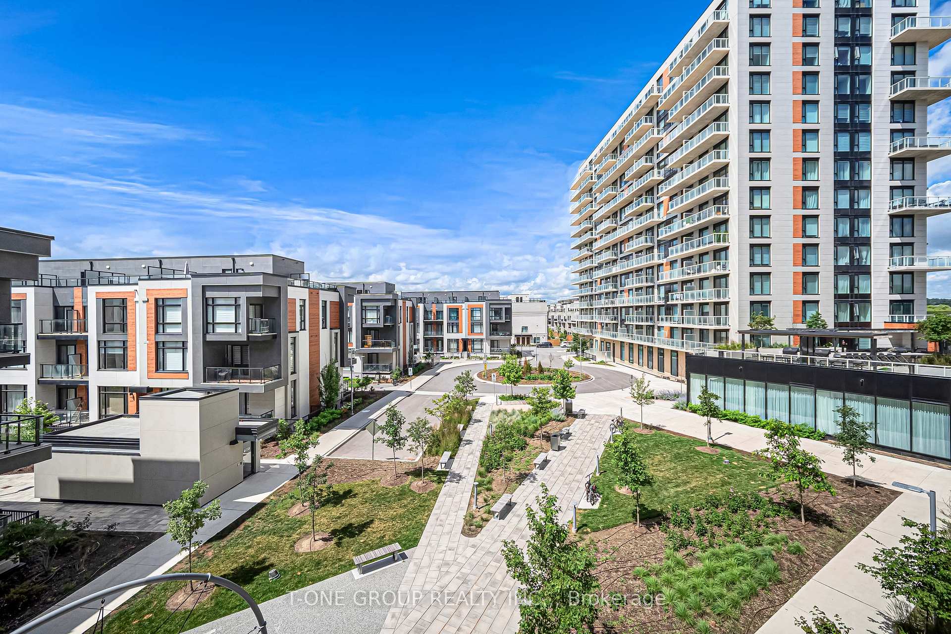 Photo 1 of Unit 313, 6 David Eyer Road, Richmond Hill, Rural Richmond Hill — HOMEH