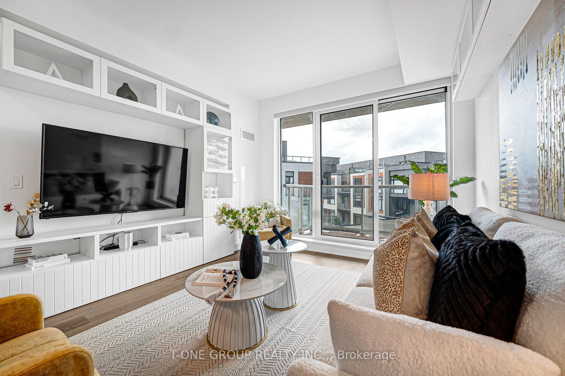 Photo 7 of Unit 313, 6 David Eyer Road, Richmond Hill, Rural Richmond Hill — HOMEH