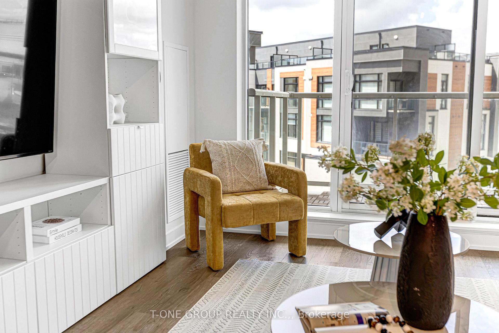 Photo 8 of Unit 313, 6 David Eyer Road, Richmond Hill, Rural Richmond Hill — HOMEH