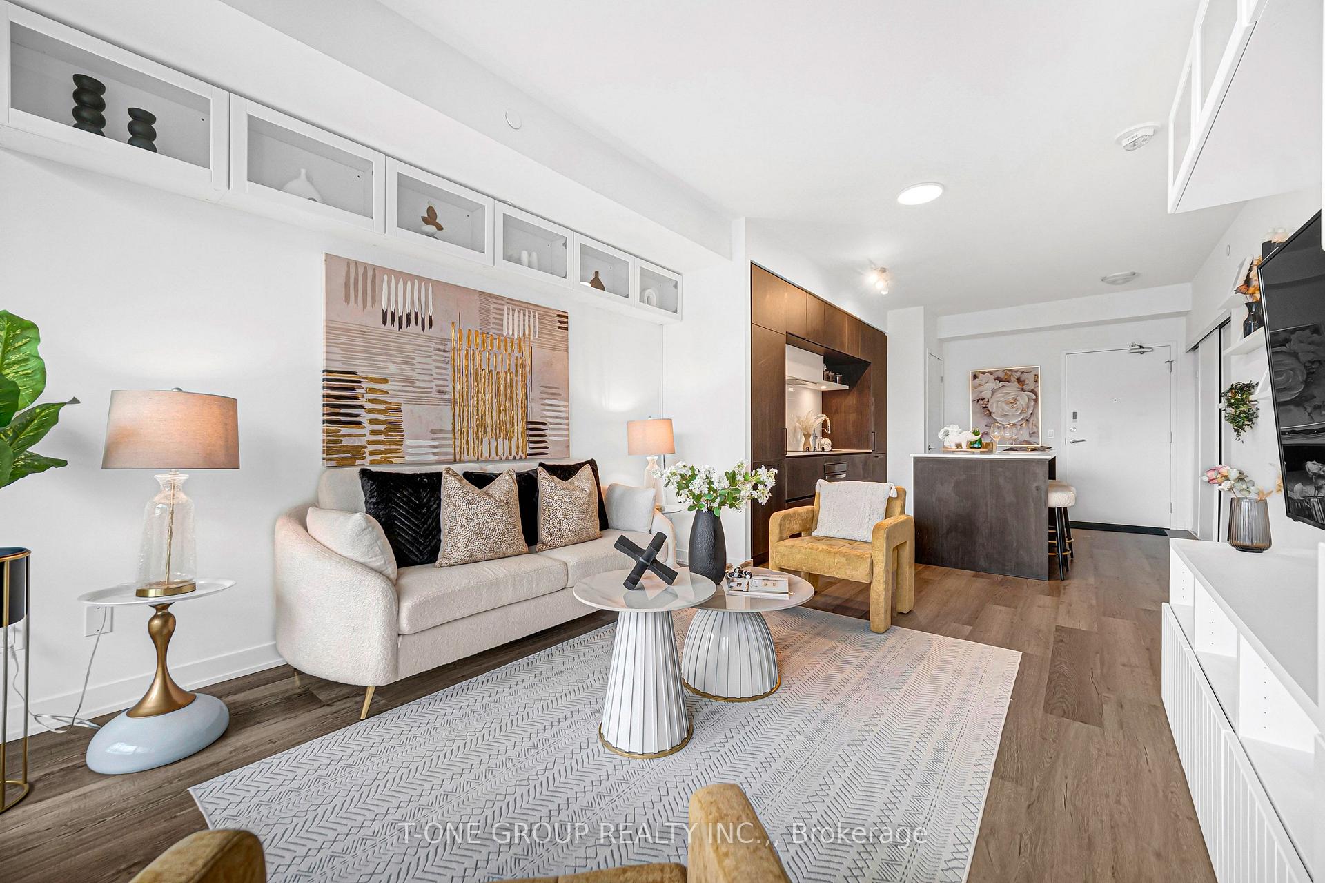 Photo 10 of Unit 313, 6 David Eyer Road, Richmond Hill, Rural Richmond Hill — HOMEH