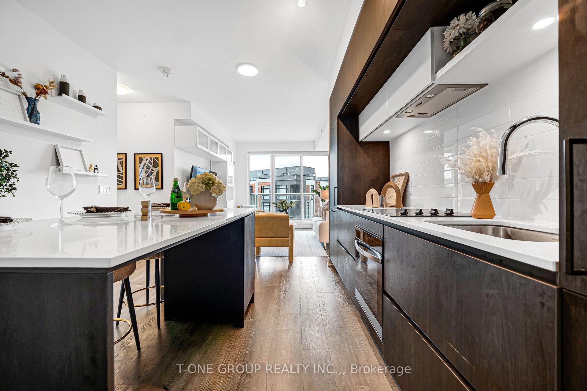 Photo 14 of Unit 313, 6 David Eyer Road, Richmond Hill, Rural Richmond Hill — HOMEH