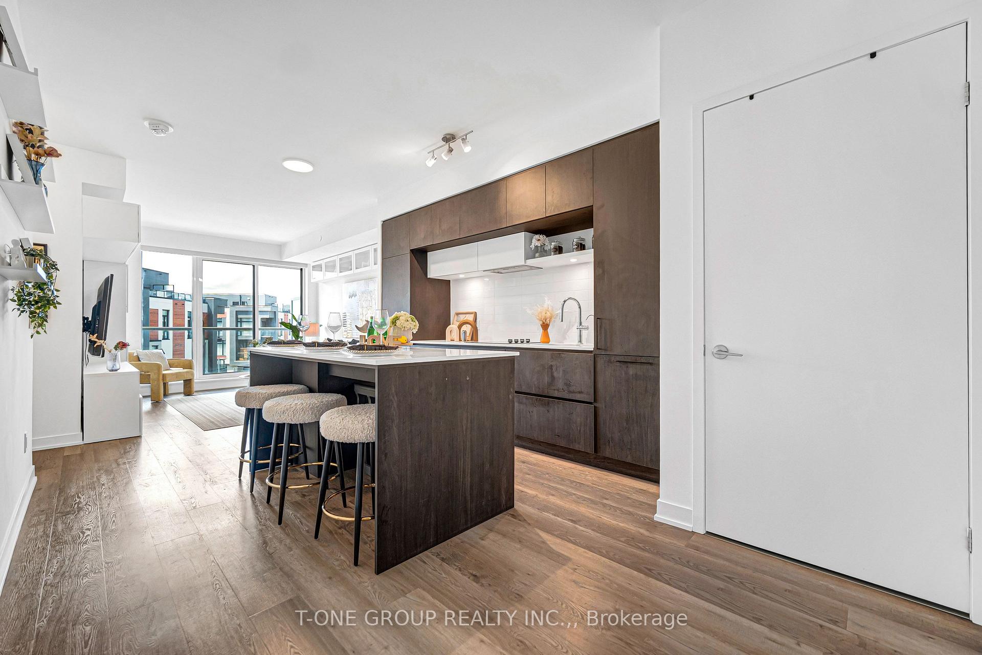 Photo 16 of Unit 313, 6 David Eyer Road, Richmond Hill, Rural Richmond Hill — HOMEH