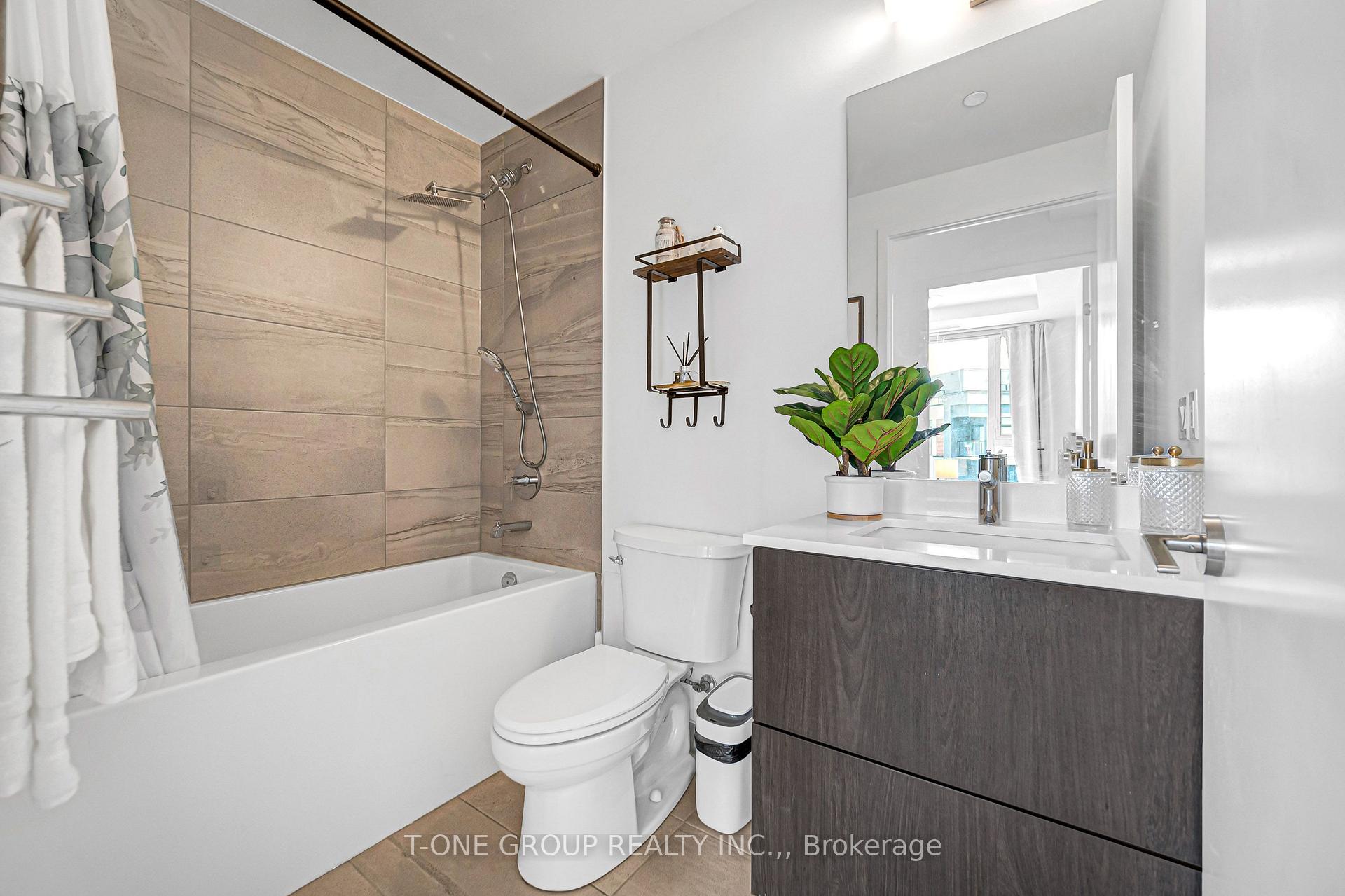 Photo 24 of Unit 313, 6 David Eyer Road, Richmond Hill, Rural Richmond Hill — HOMEH