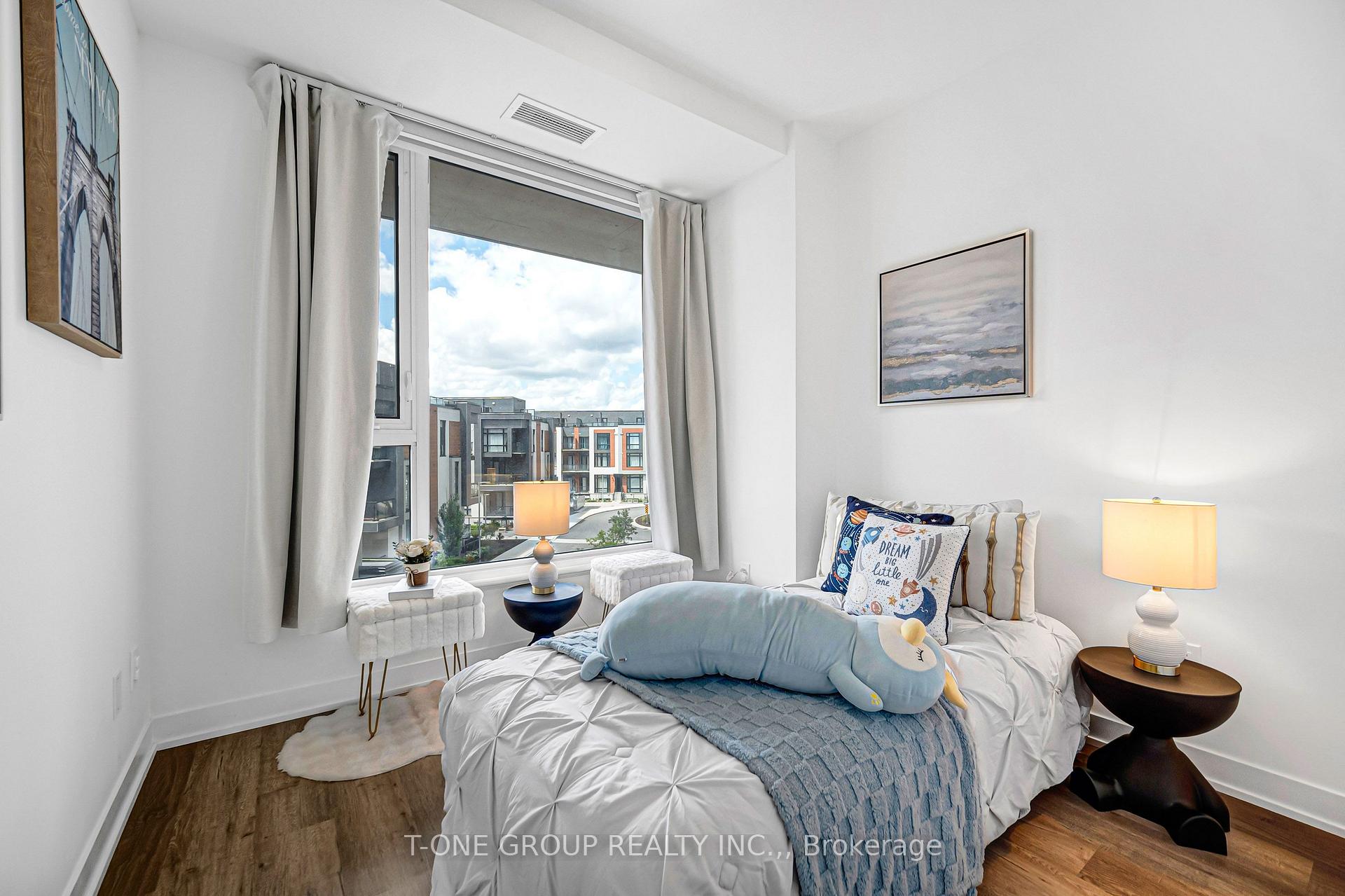 Photo 25 of Unit 313, 6 David Eyer Road, Richmond Hill, Rural Richmond Hill — HOMEH