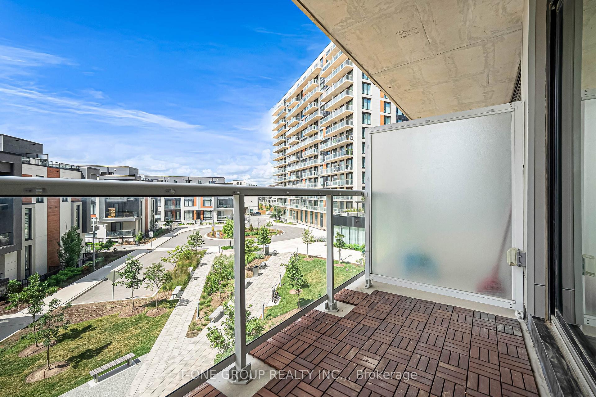 Photo 32 of Unit 313, 6 David Eyer Road, Richmond Hill, Rural Richmond Hill — HOMEH