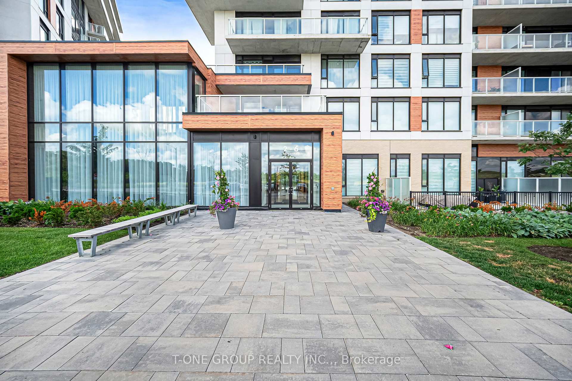 Photo 35 of Unit 313, 6 David Eyer Road, Richmond Hill, Rural Richmond Hill — HOMEH