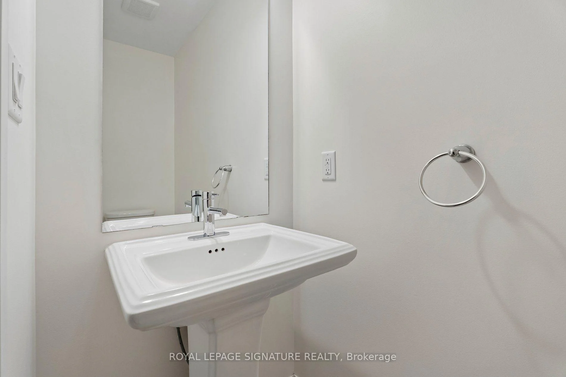 Photo 15 of Unit 112, 30 Times Square Boulevard, Hamilton, Stoney Creek Mountain — HOMEH