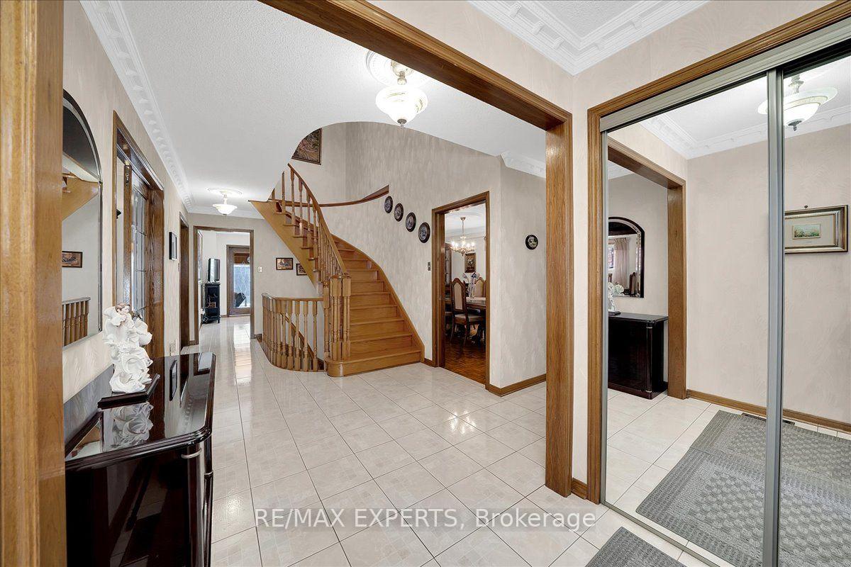 Photo 5 of 5 Jordana Drive, Markham, Middlefield — HOMEH