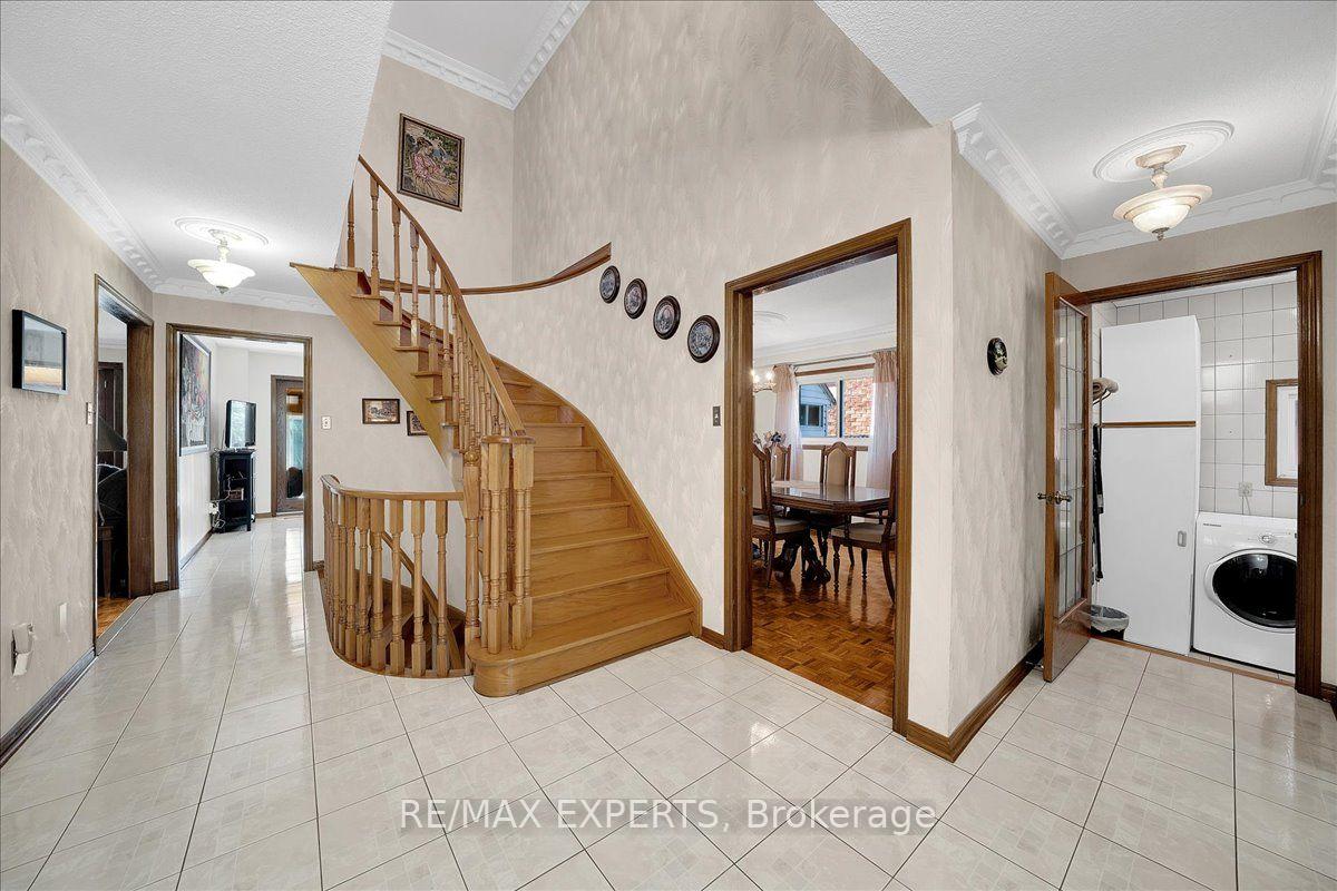 Photo 6 of 5 Jordana Drive, Markham, Middlefield — HOMEH