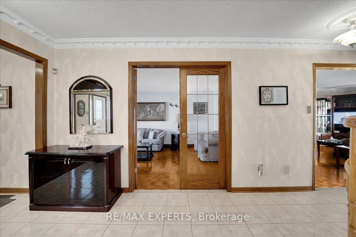 Photo 7 of 5 Jordana Drive, Markham, Middlefield — HOMEH