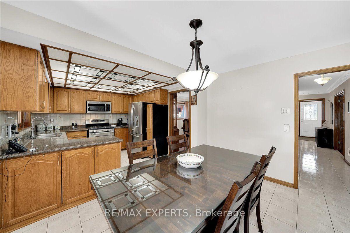 Photo 13 of 5 Jordana Drive, Markham, Middlefield — HOMEH