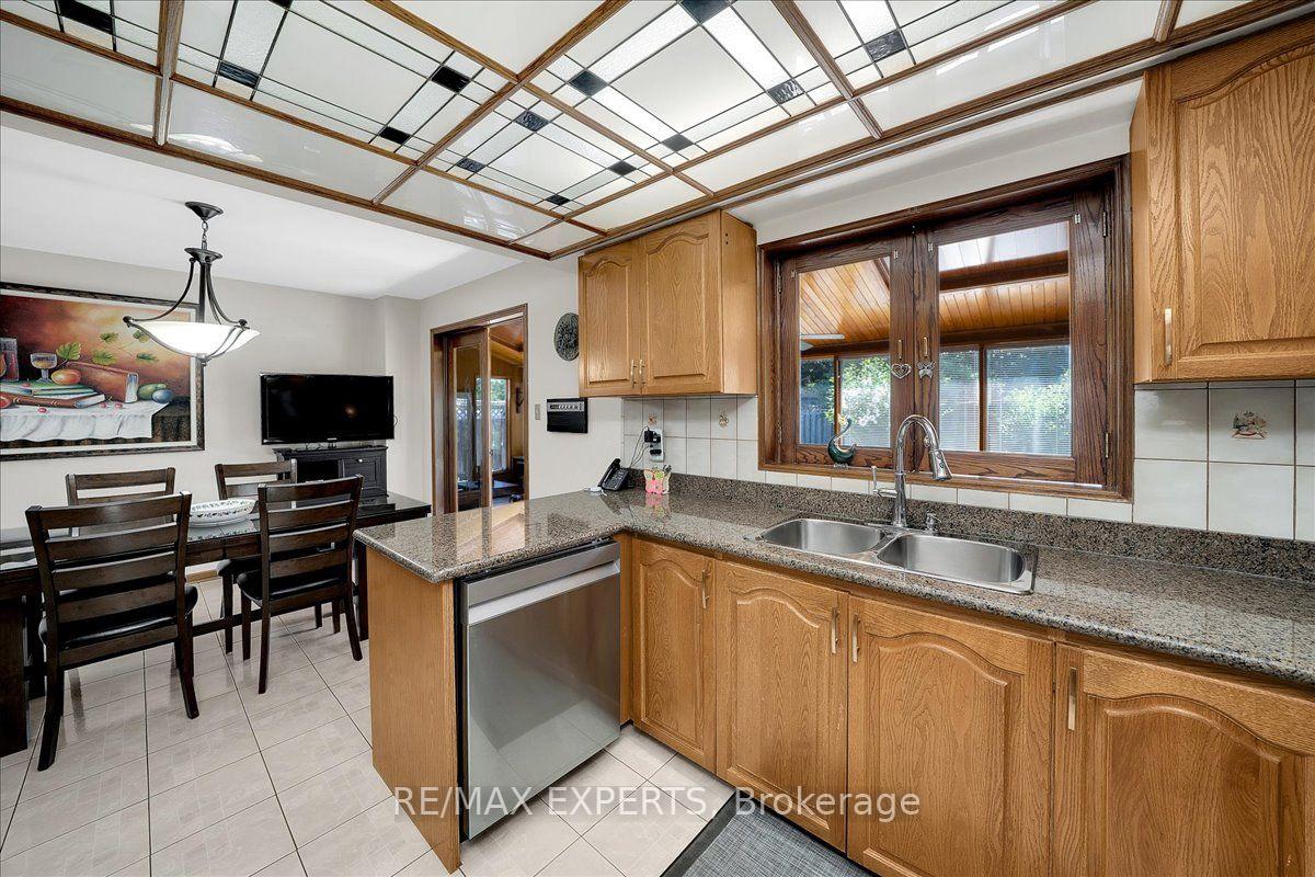 Photo 15 of 5 Jordana Drive, Markham, Middlefield — HOMEH