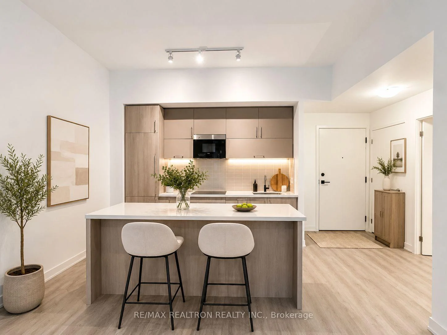 Photo 4 of Unit 1036, 8119 Birchmount Road, Markham, Unionville — HOMEH