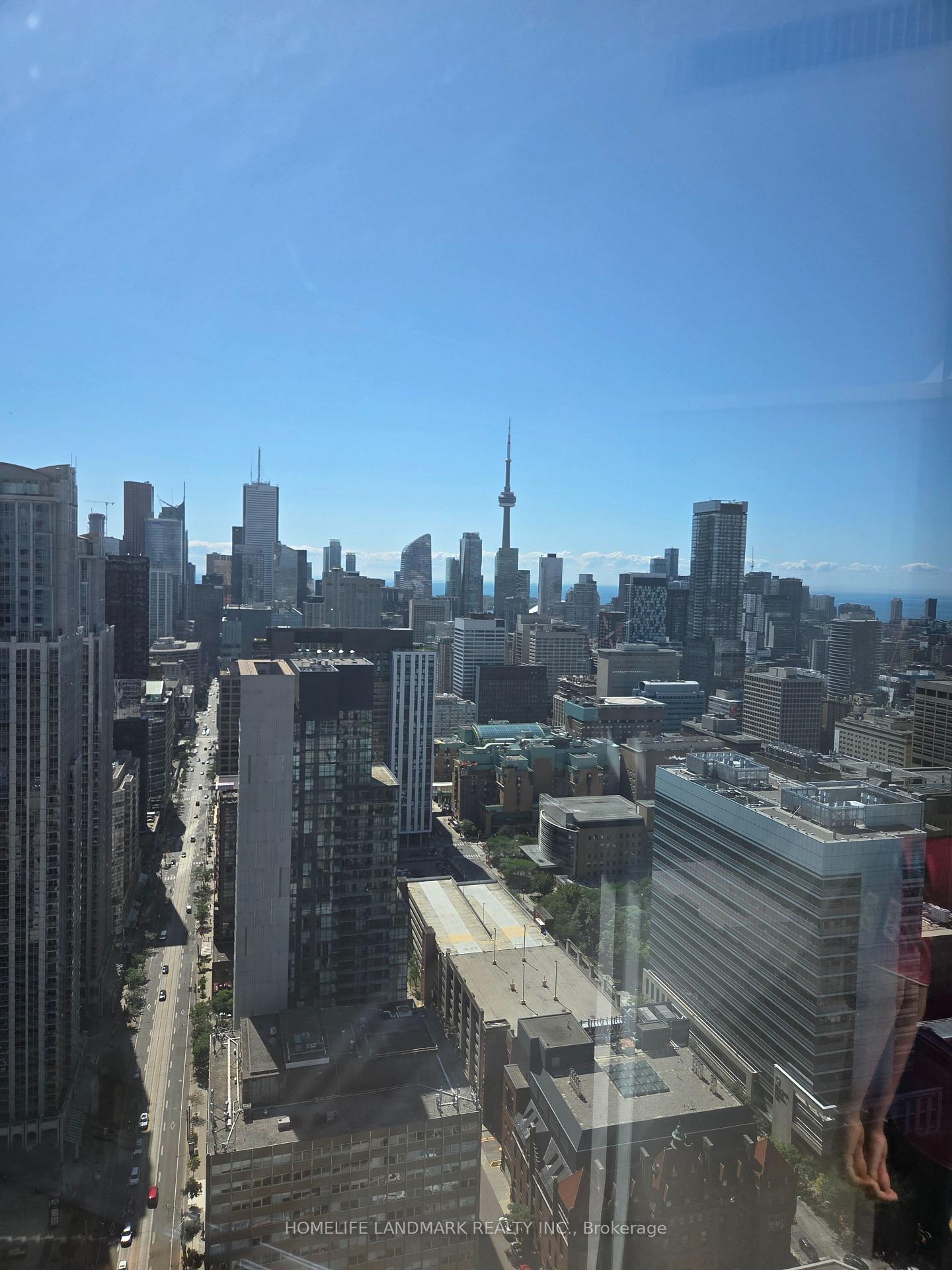 Photo 6 of Unit 4209, 832 Bay Street, Toronto, Bay Street Corridor — HOMEH