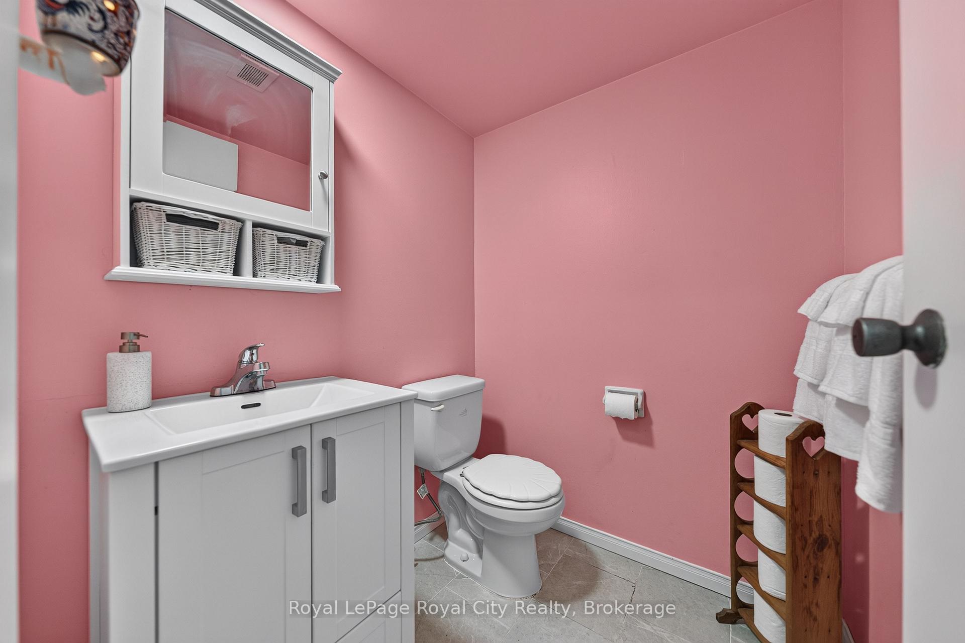 Photo 27 of Unit 206, 19 Woodlawn Road E, Guelph, Riverside Park — HOMEH
