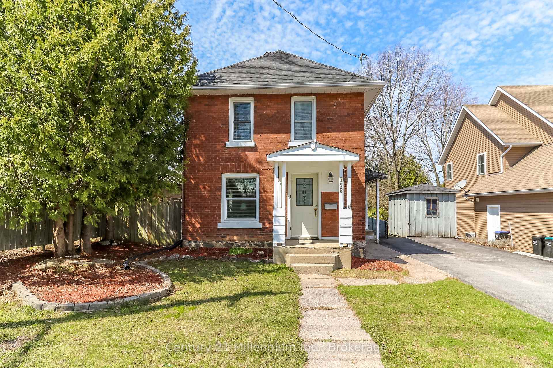 Photo 2 of 756 Quebec Street, Midland — HOMEH