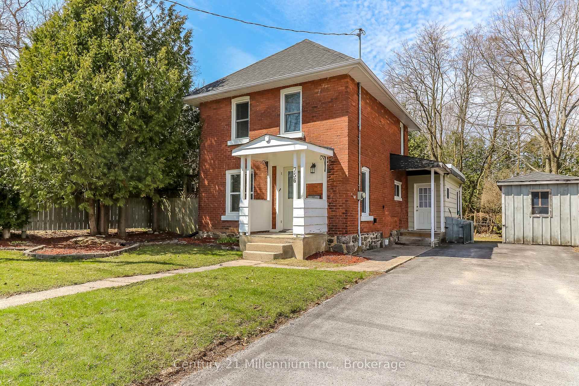 Photo 3 of 756 Quebec Street, Midland — HOMEH