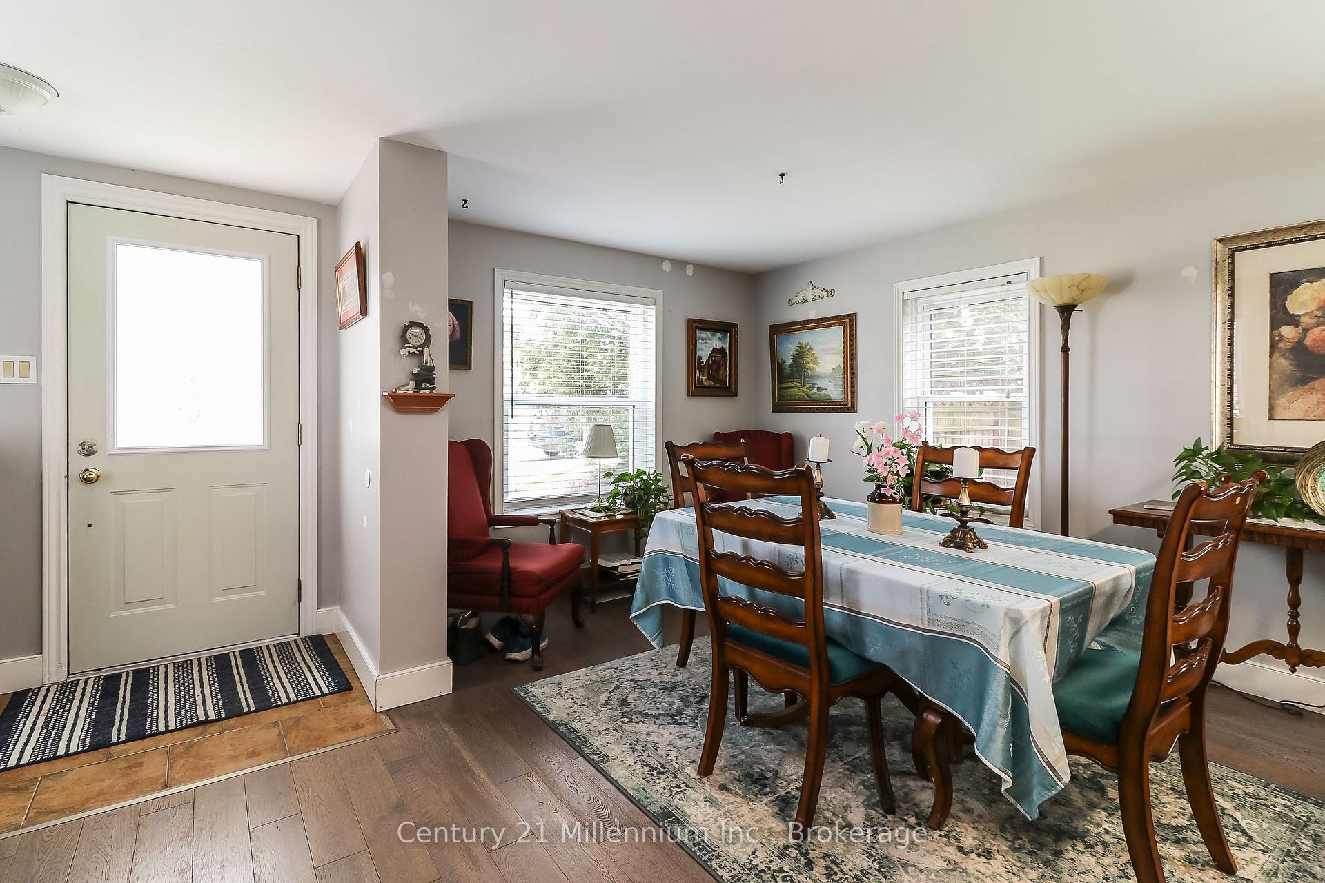 Photo 5 of 756 Quebec Street, Midland — HOMEH