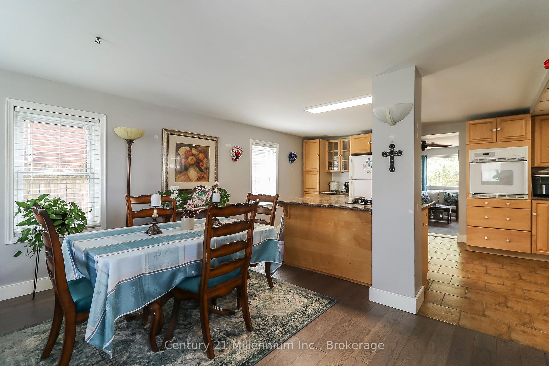 Photo 6 of 756 Quebec Street, Midland — HOMEH
