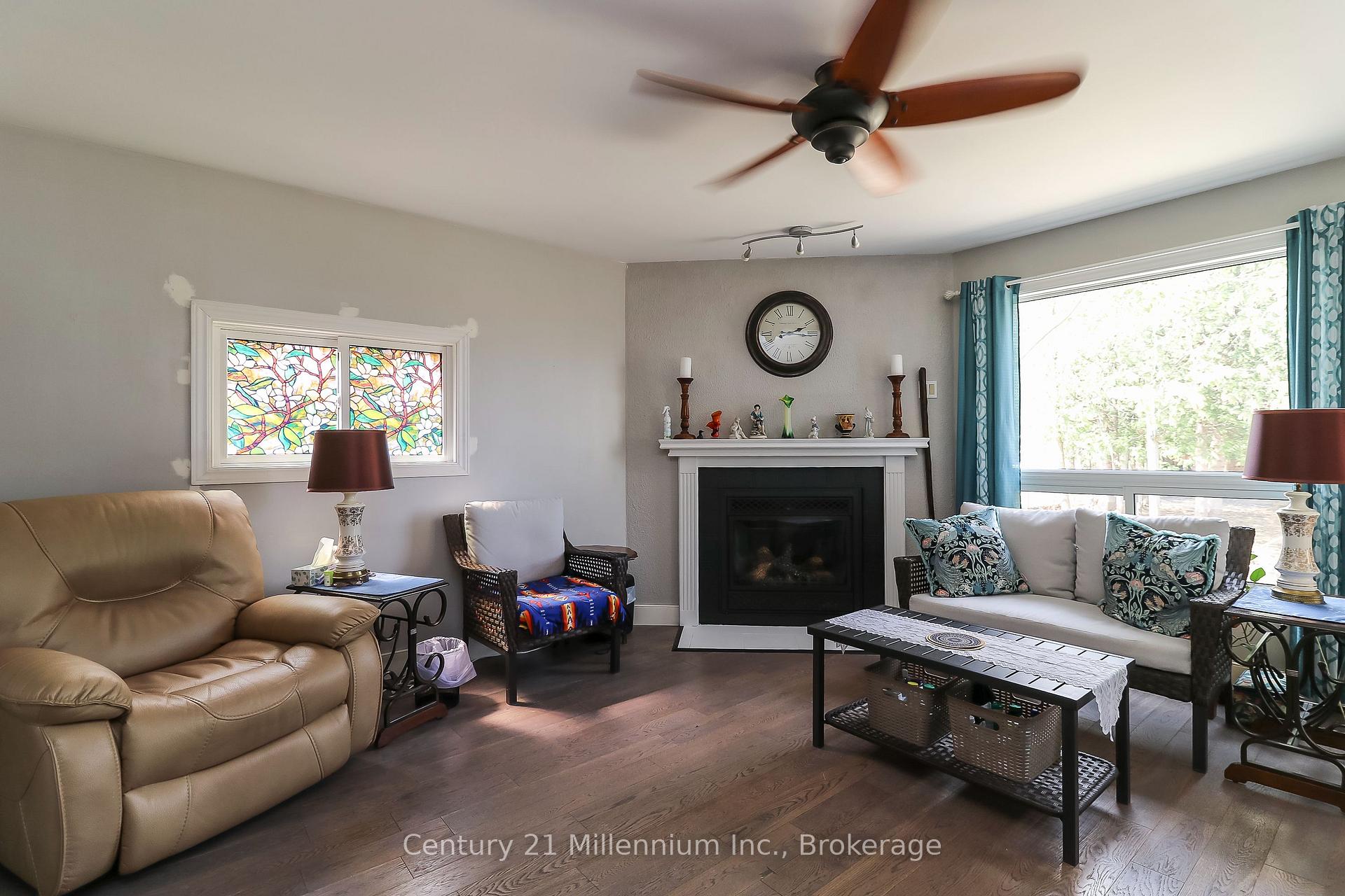 Photo 10 of 756 Quebec Street, Midland — HOMEH