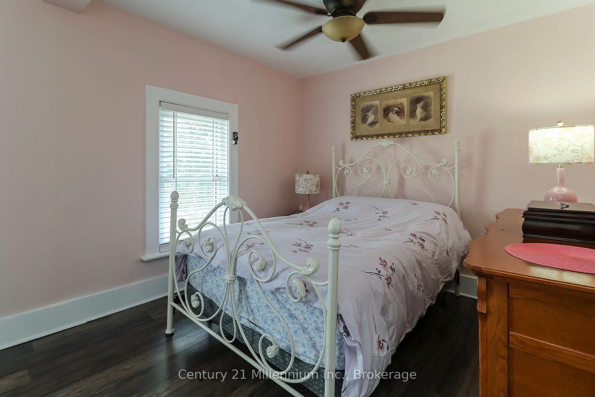 Photo 17 of 756 Quebec Street, Midland — HOMEH