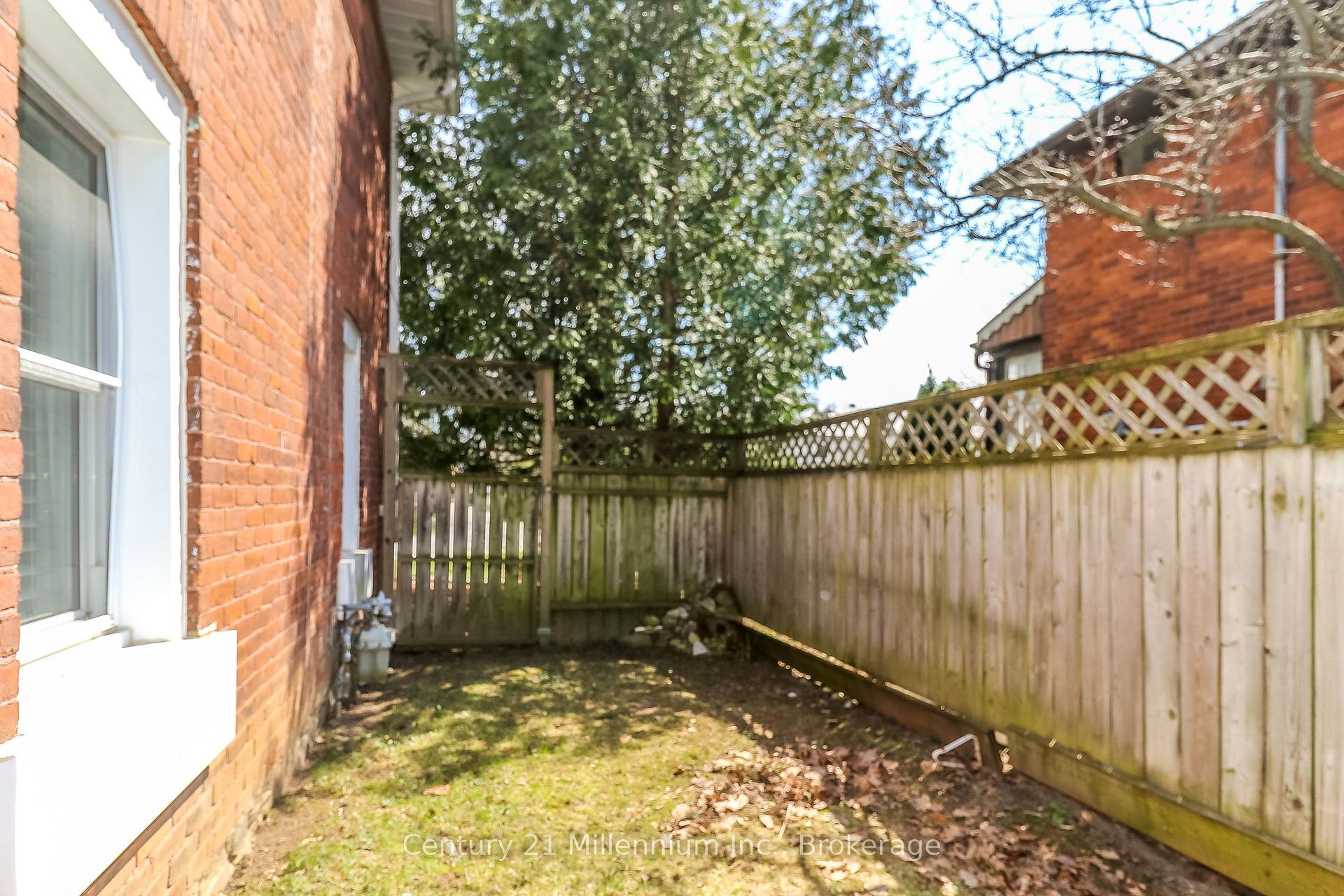 Photo 20 of 756 Quebec Street, Midland — HOMEH